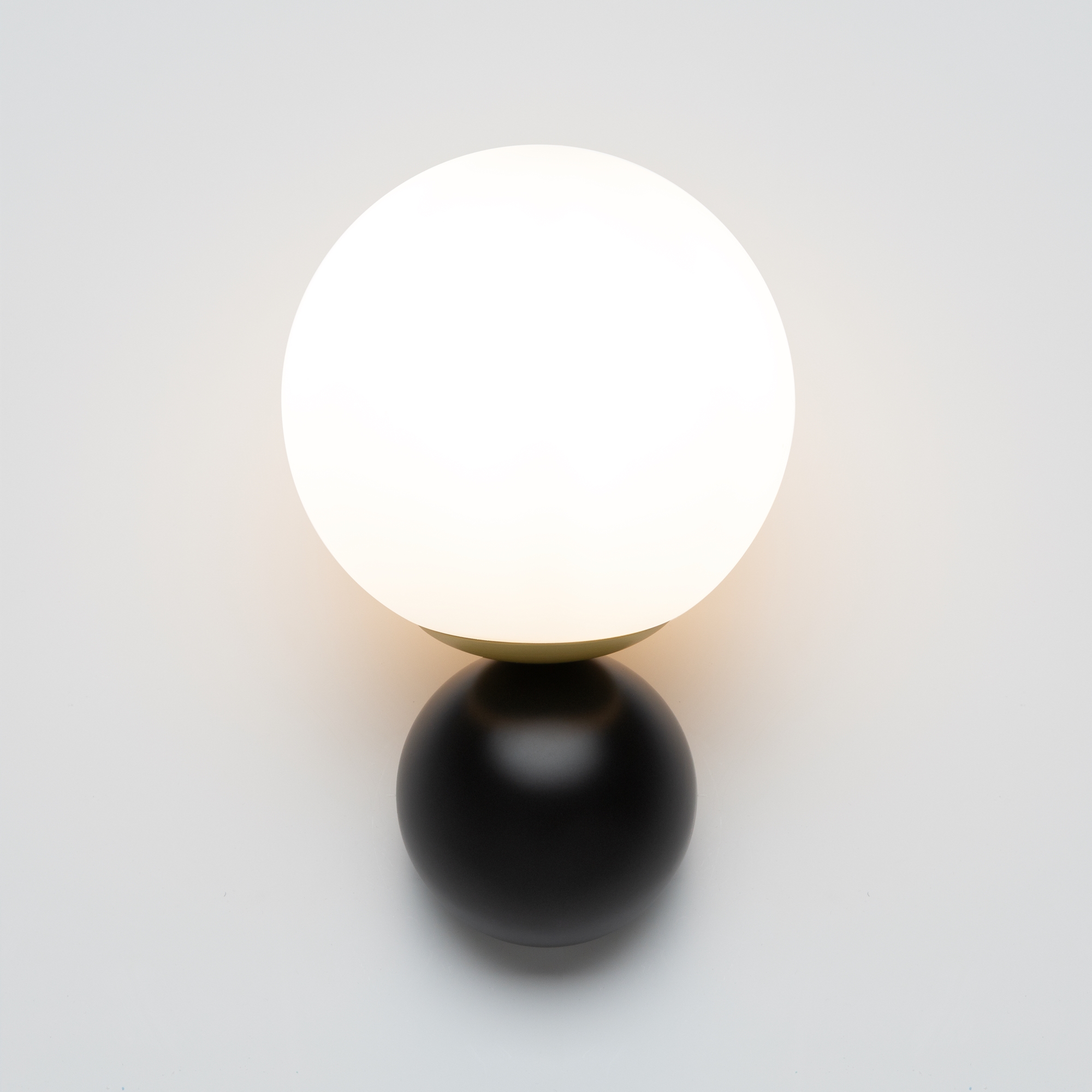 картинка Настенный светильник (бра) Maytoni MOD048WL-01G от магазина pro-decor.kz