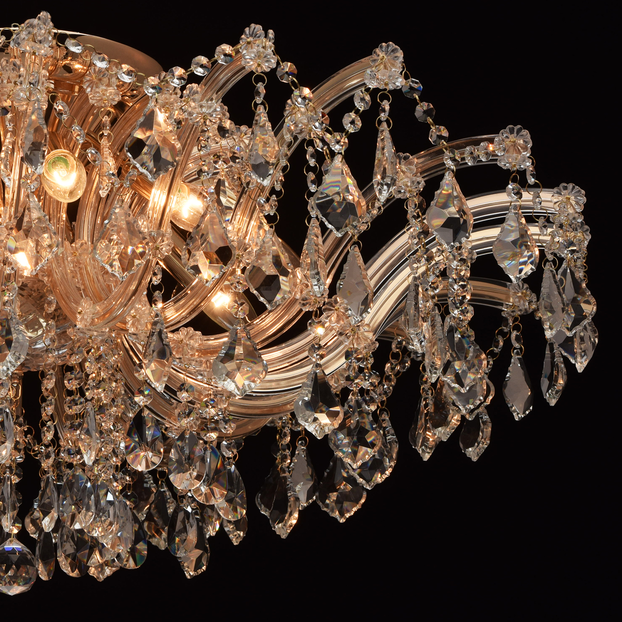 картинка Потолочная люстра Chiaro Луиза 383010210 магазин pro-decor.kz являющийся официальным дистрибьютором в Казахстане картинка Потолочная люстра Chiaro Луиза 383010210 от магазина pro-decor.kz