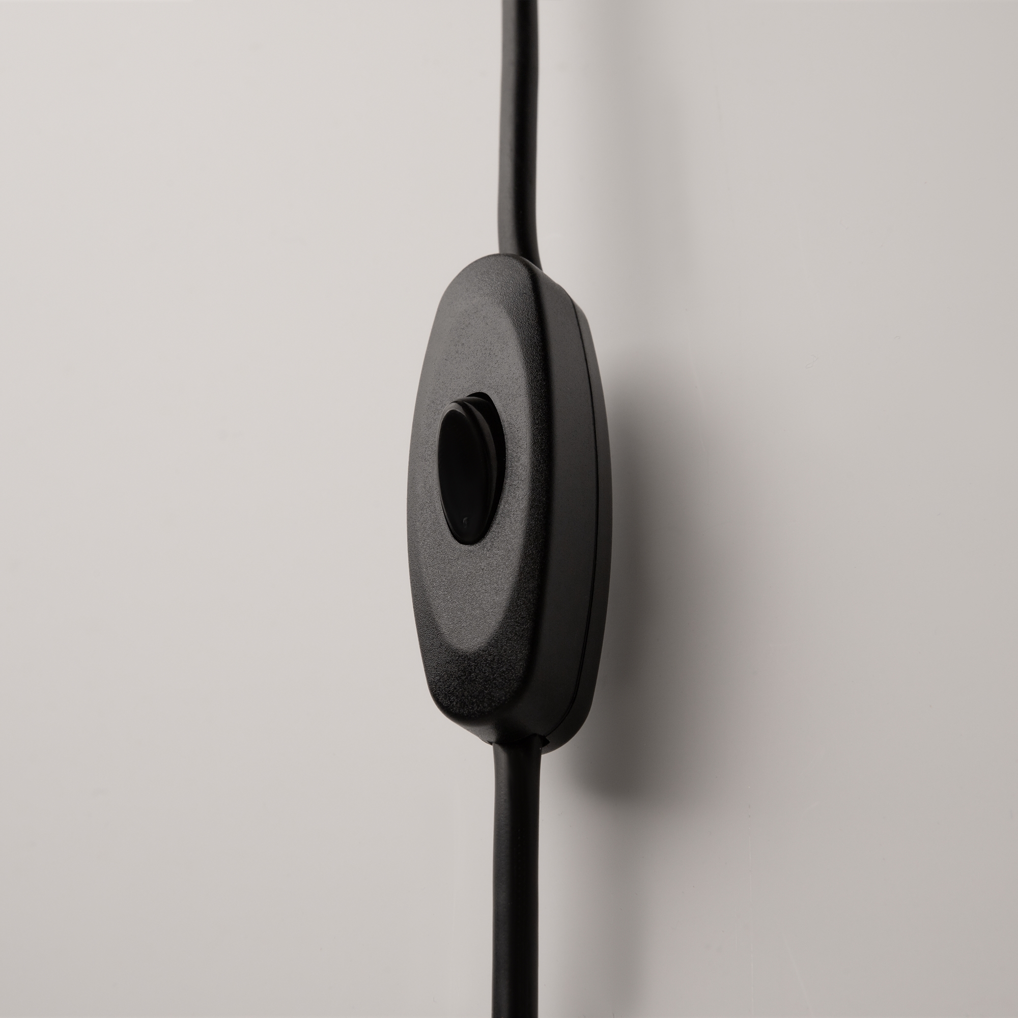 картинка Настенный светильник (бра) Maytoni MOD126WL-01B1 магазин pro-decor.kz являющийся официальным дистрибьютором в Казахстане картинка Настенный светильник (бра) Maytoni MOD126WL-01B1 от магазина pro-decor.kz