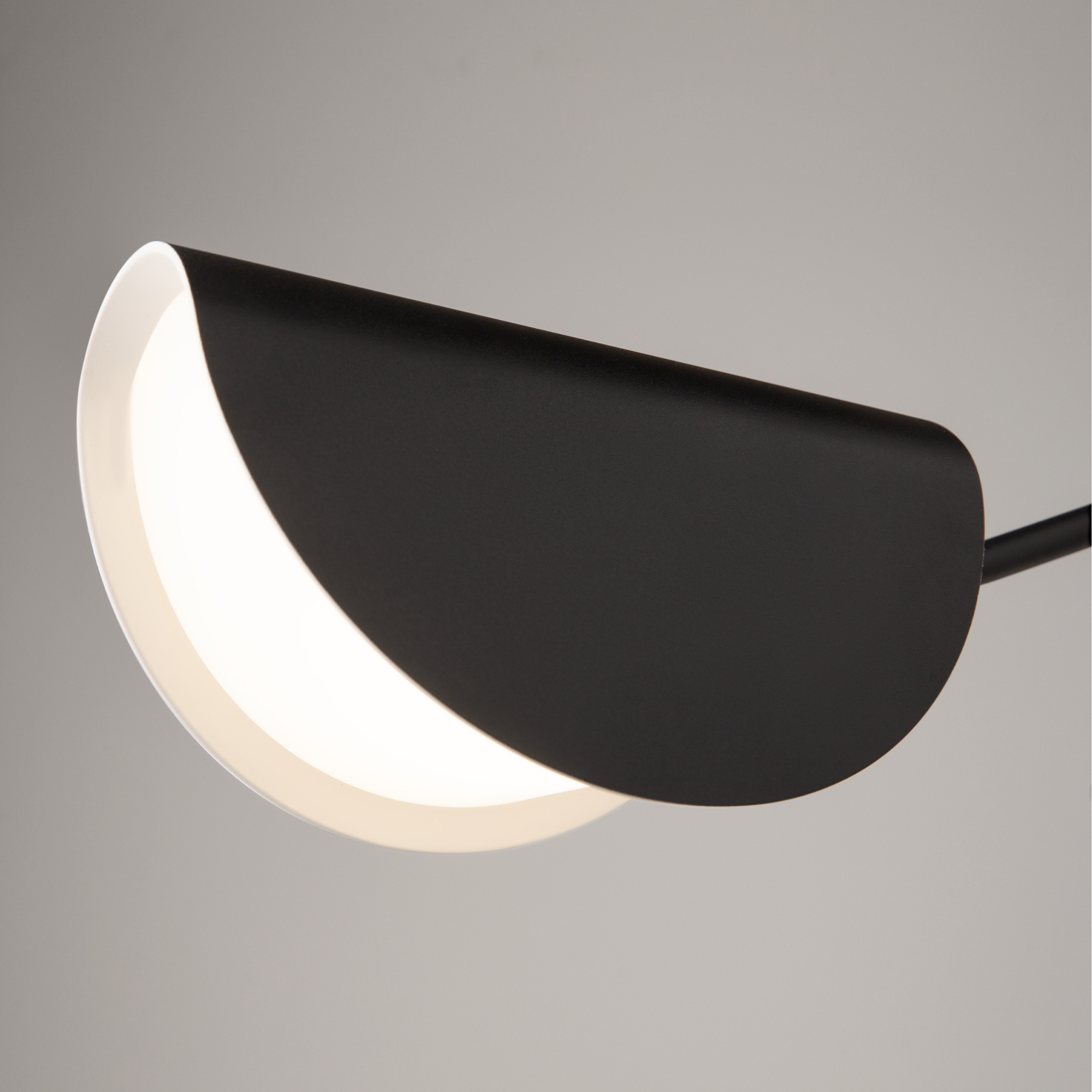 картинка Настенный светильник (бра) Maytoni MOD126WL-01B1 магазин pro-decor.kz являющийся официальным дистрибьютором в Казахстане картинка Настенный светильник (бра) Maytoni MOD126WL-01B1 от магазина pro-decor.kz