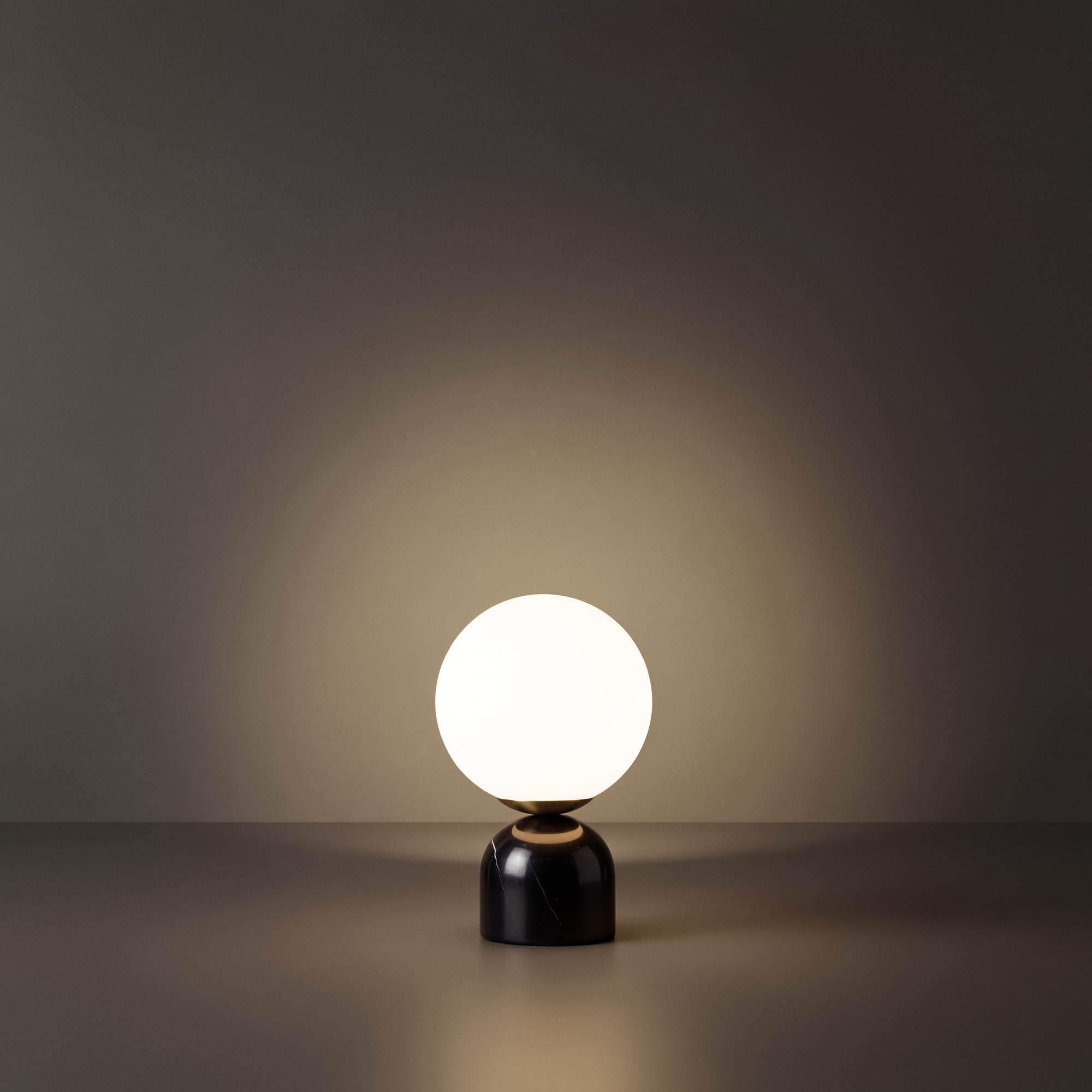 картинка Настольный светильник Freya FR5288TL-01B1 от магазина pro-decor.kz
