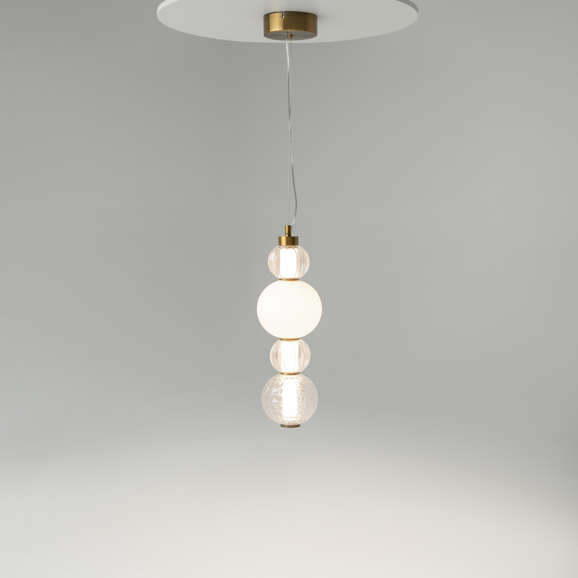 картинка Подвесной светильник Maytoni P069PL-L17G3K от магазина pro-decor.kz