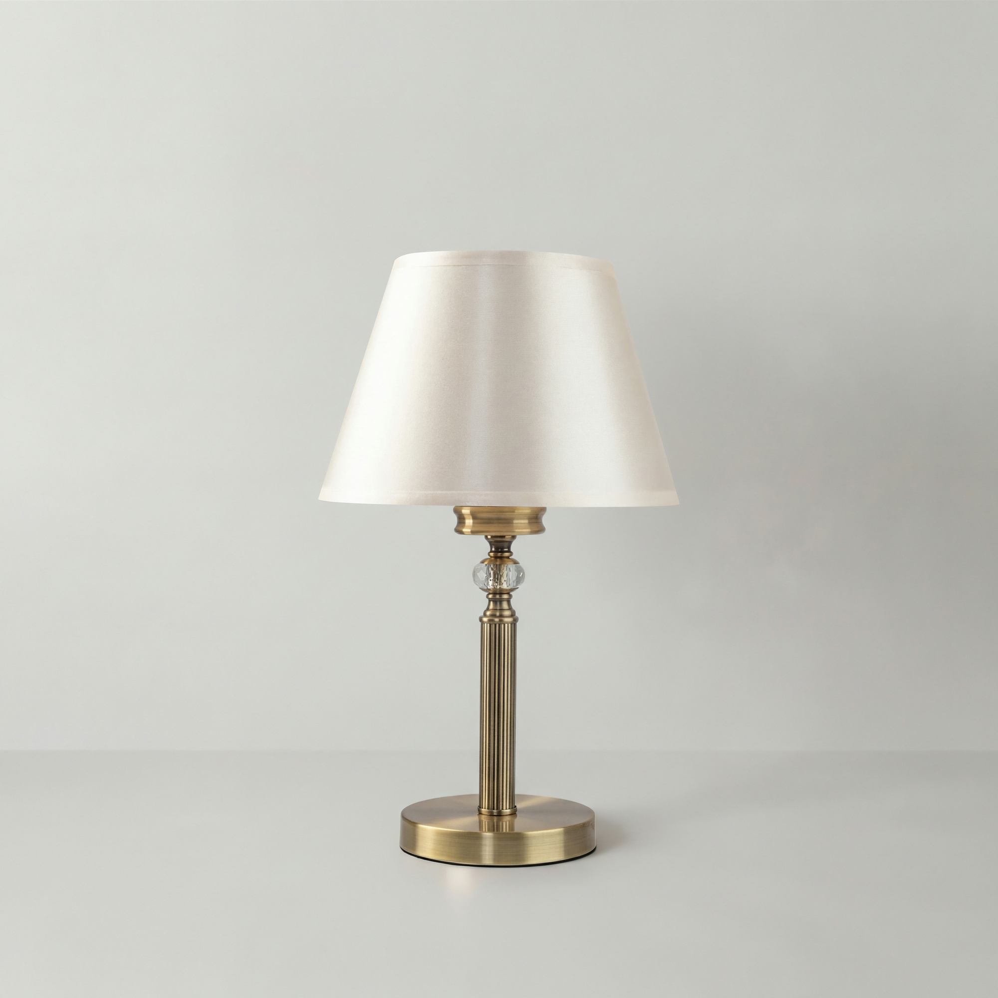 картинка Настольная лампа Freya Alessandra FR2016TL-01BZ от магазина pro-decor.kz