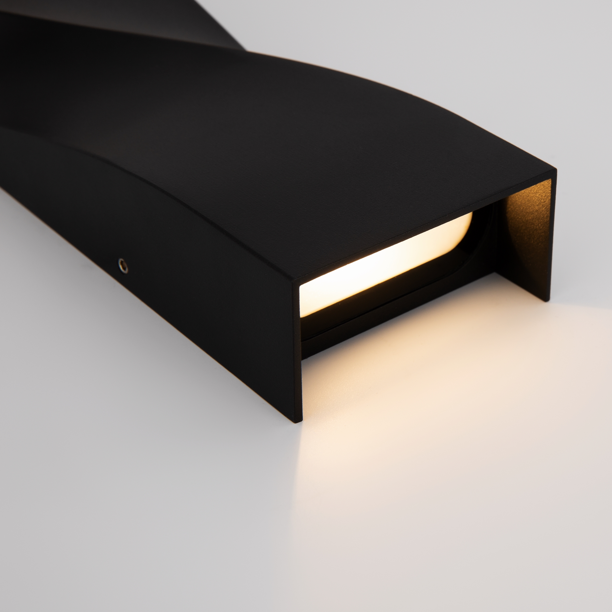 картинка Бра Maytoni O040WL-L11B3K от магазина pro-decor.kz