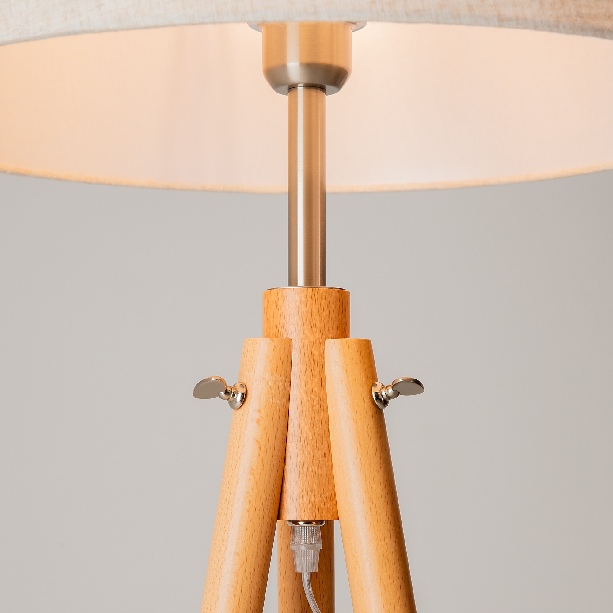 картинка Торшер Maytoni Calvin Z177-FL-01-BR от магазина pro-decor.kz