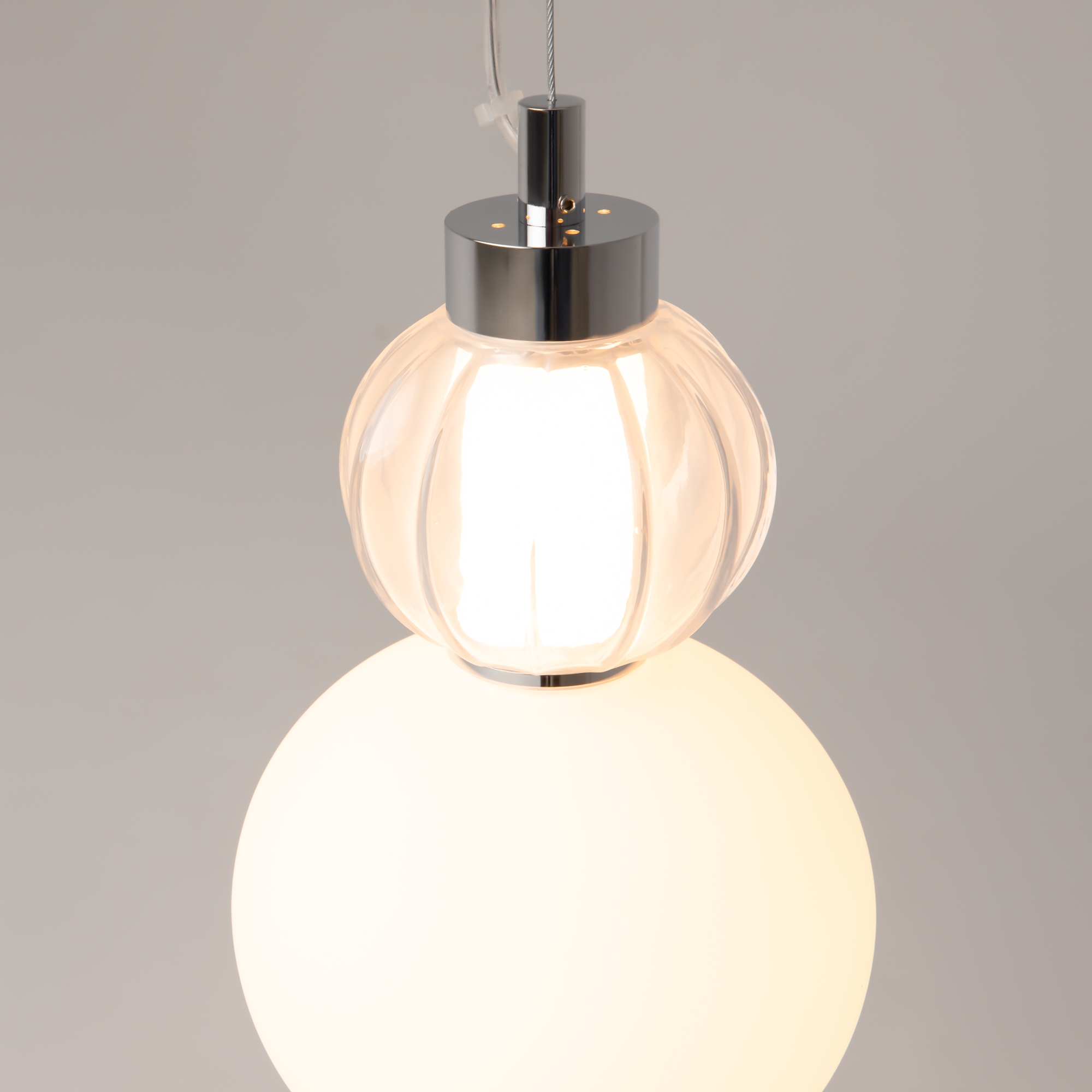 картинка Подвесной светодиодный светильник Maytoni Collar P069PL-L17CH3K от магазина pro-decor.kz