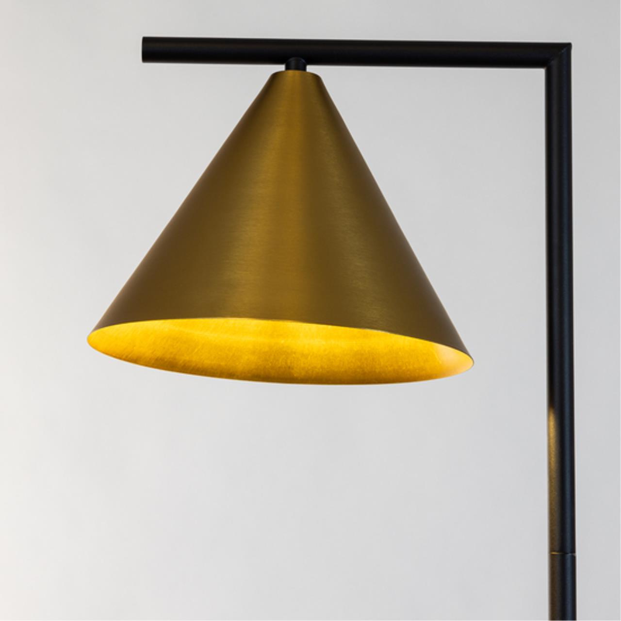 картинка Напольный светильник Arte Lamp DAVID A7033PN-1BK от магазина pro-decor.kz