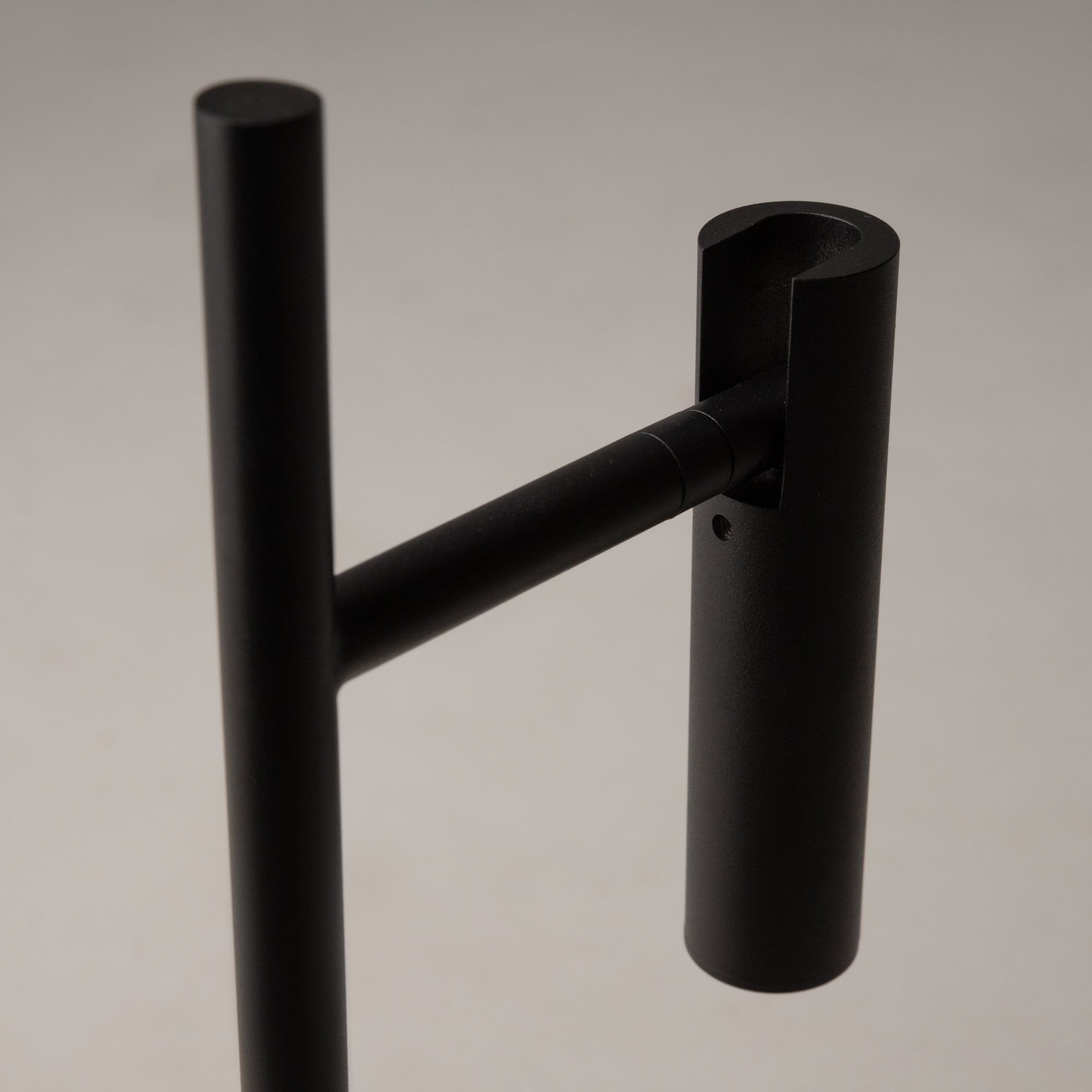 картинка Настольная лампа Maytoni Estudo Z010TL-L8B3K от магазина pro-decor.kz