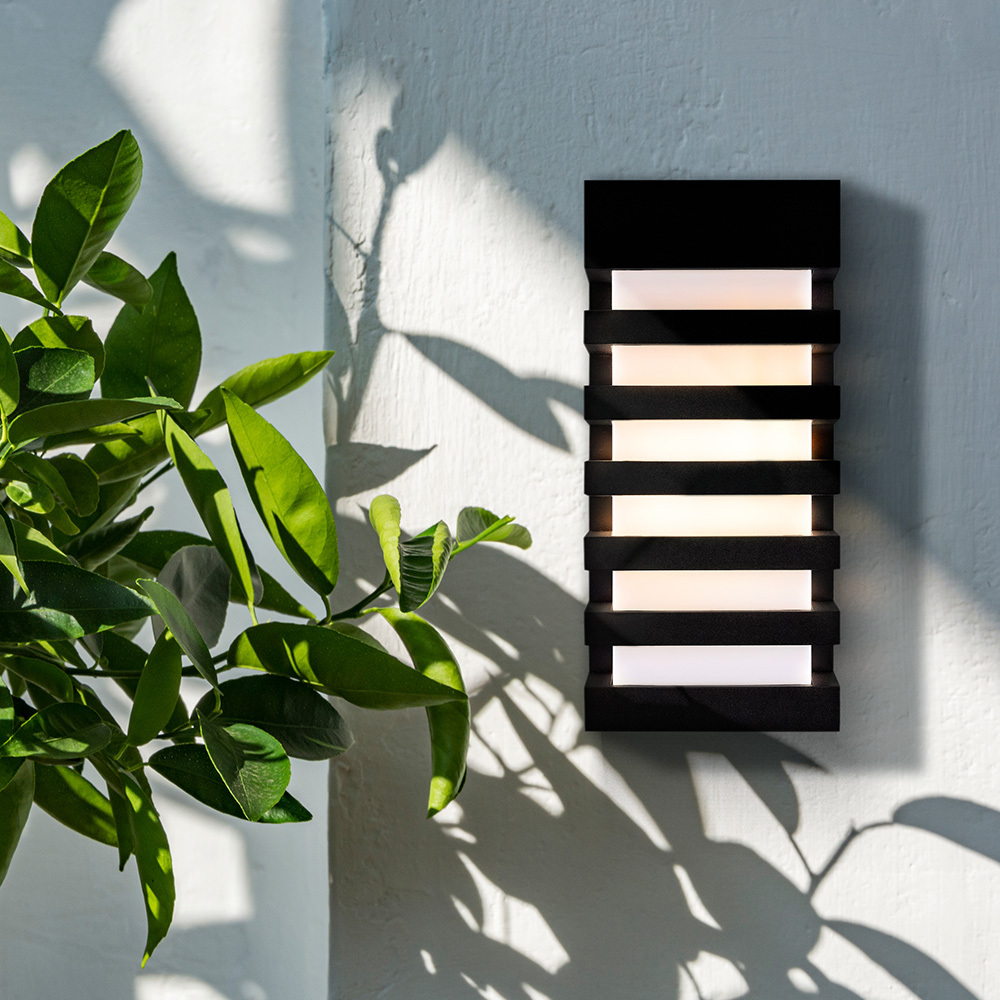 картинка Уличный настенный светильник Maytoni Remsa O034WL-02B от магазина pro-decor.kz