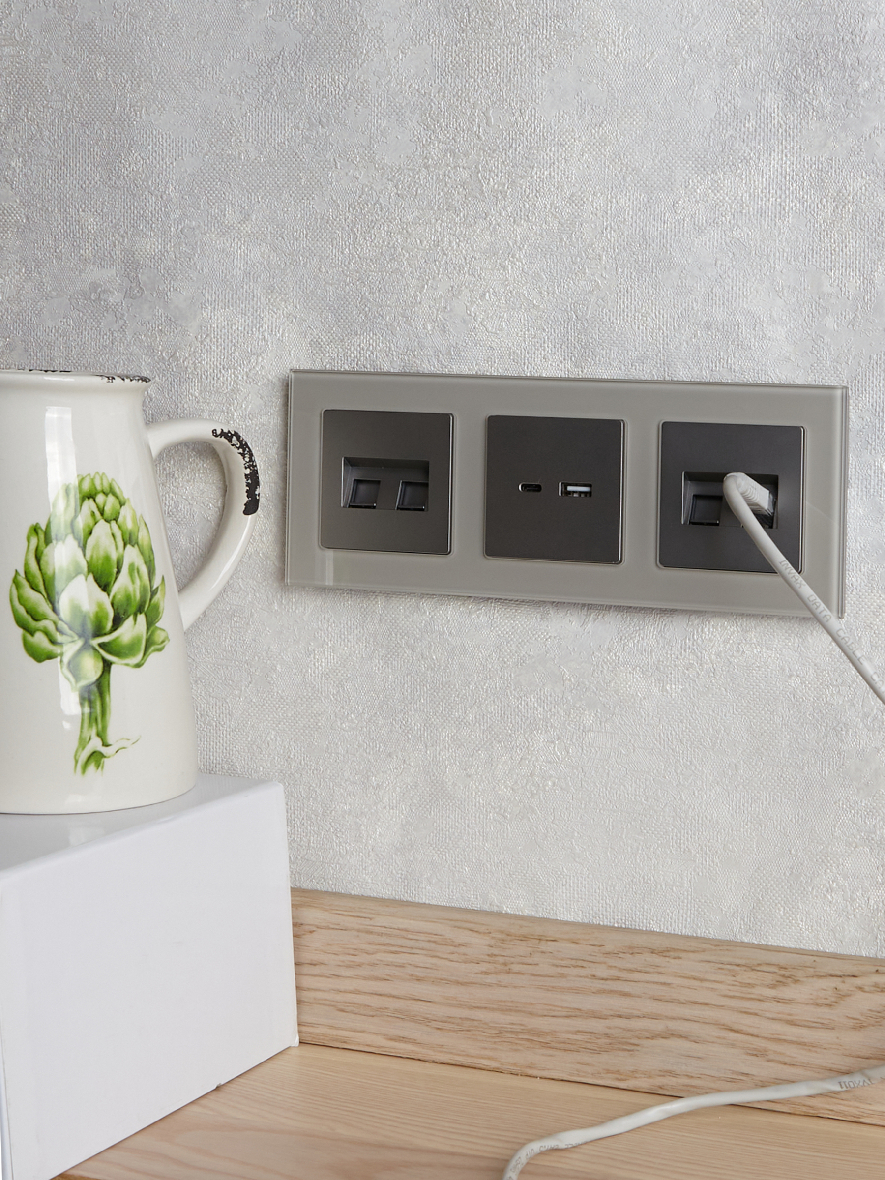картинка BRITE Роз. комп. 2-ая RJ45 кат.6 РК11-2-БрС сталь IEK от магазина pro-decor.kz
