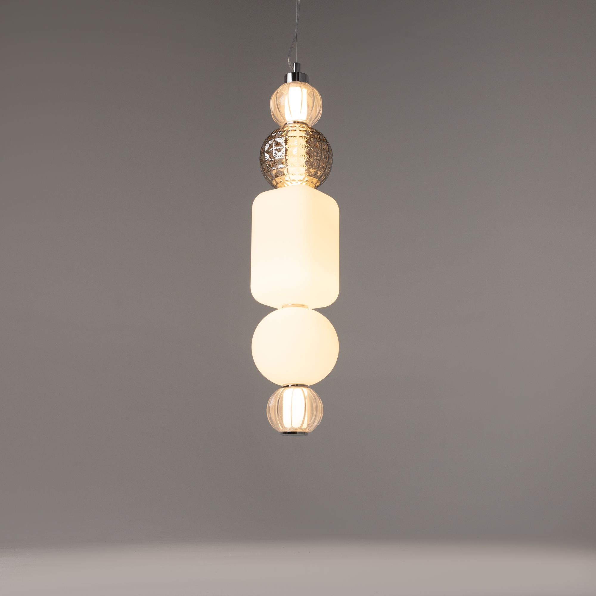 картинка Подвесной светодиодный светильник Maytoni Collar P069PL-L35CH3K от магазина pro-decor.kz