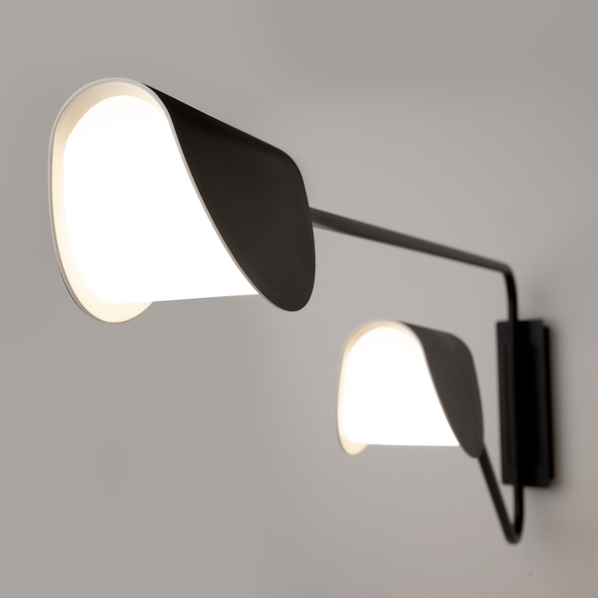 картинка Настенный светильник (бра) Maytoni MOD126WL-02B от магазина pro-decor.kz