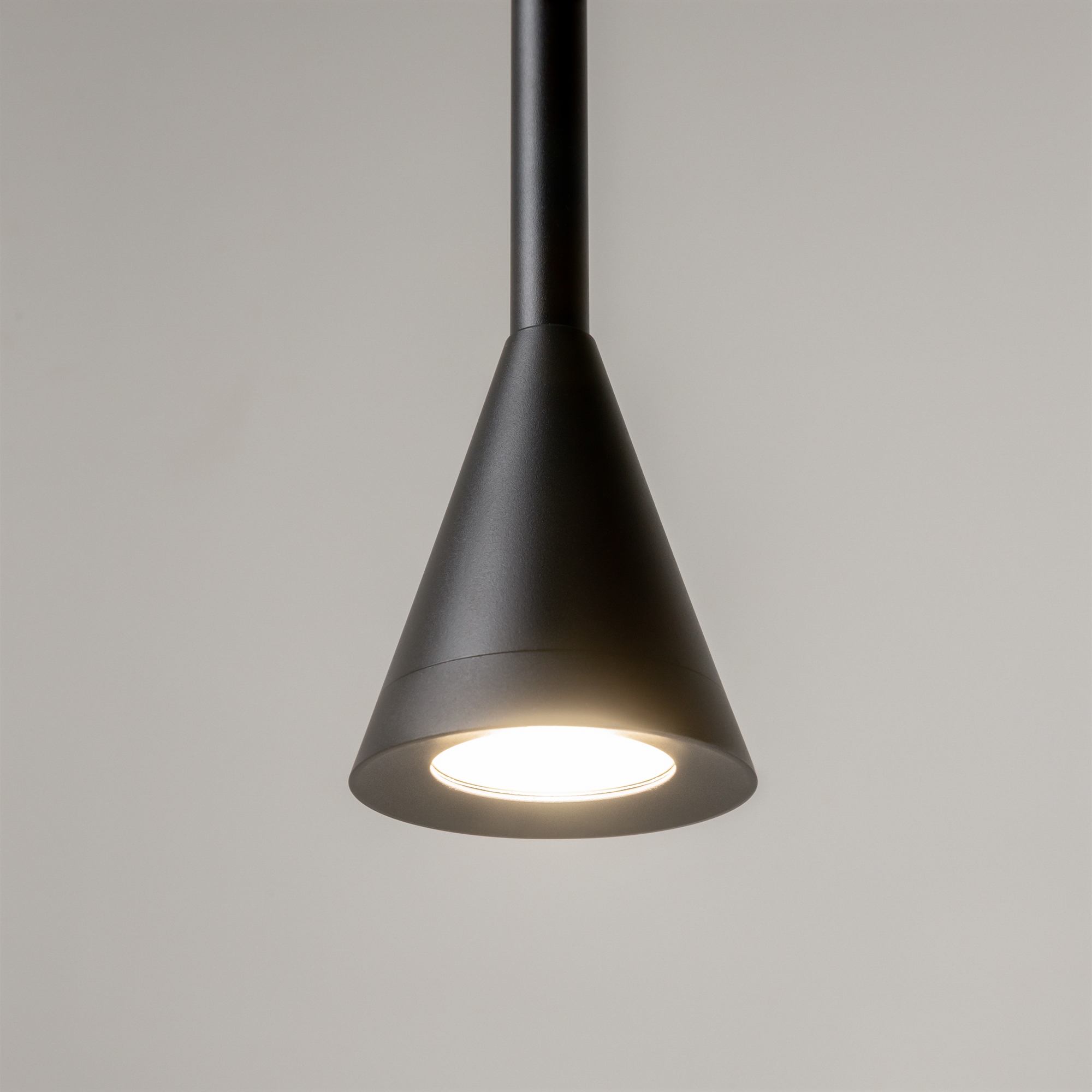 картинка Подвесной светильник Technical P064PL-01B-1 магазин pro-decor.kz являющийся официальным дистрибьютором в Казахстане картинка Подвесной светильник Technical P064PL-01B-1 от магазина pro-decor.kz