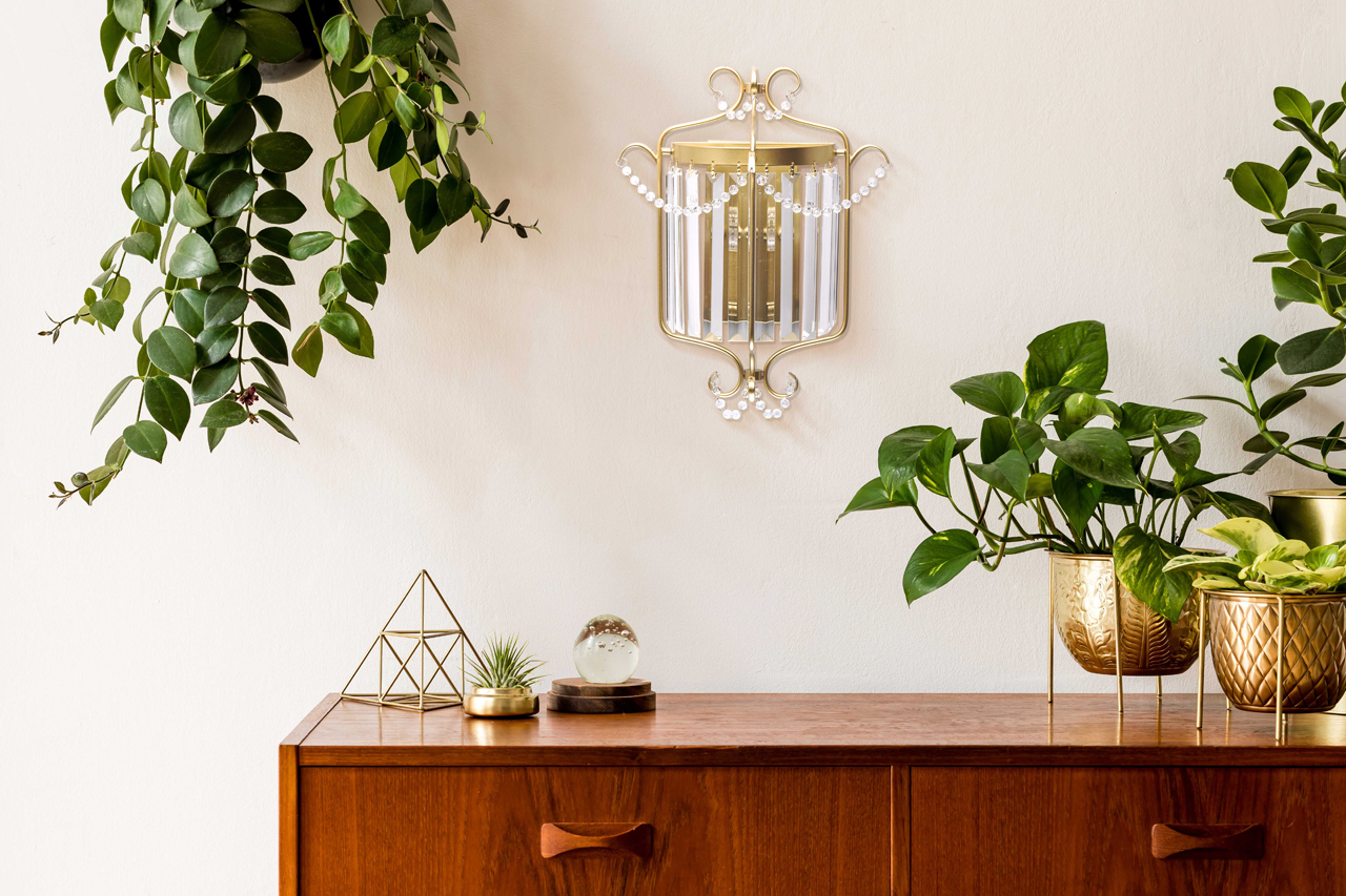 картинка Настенный светильник MW-Light Адель 373024701 от магазина pro-decor.kz