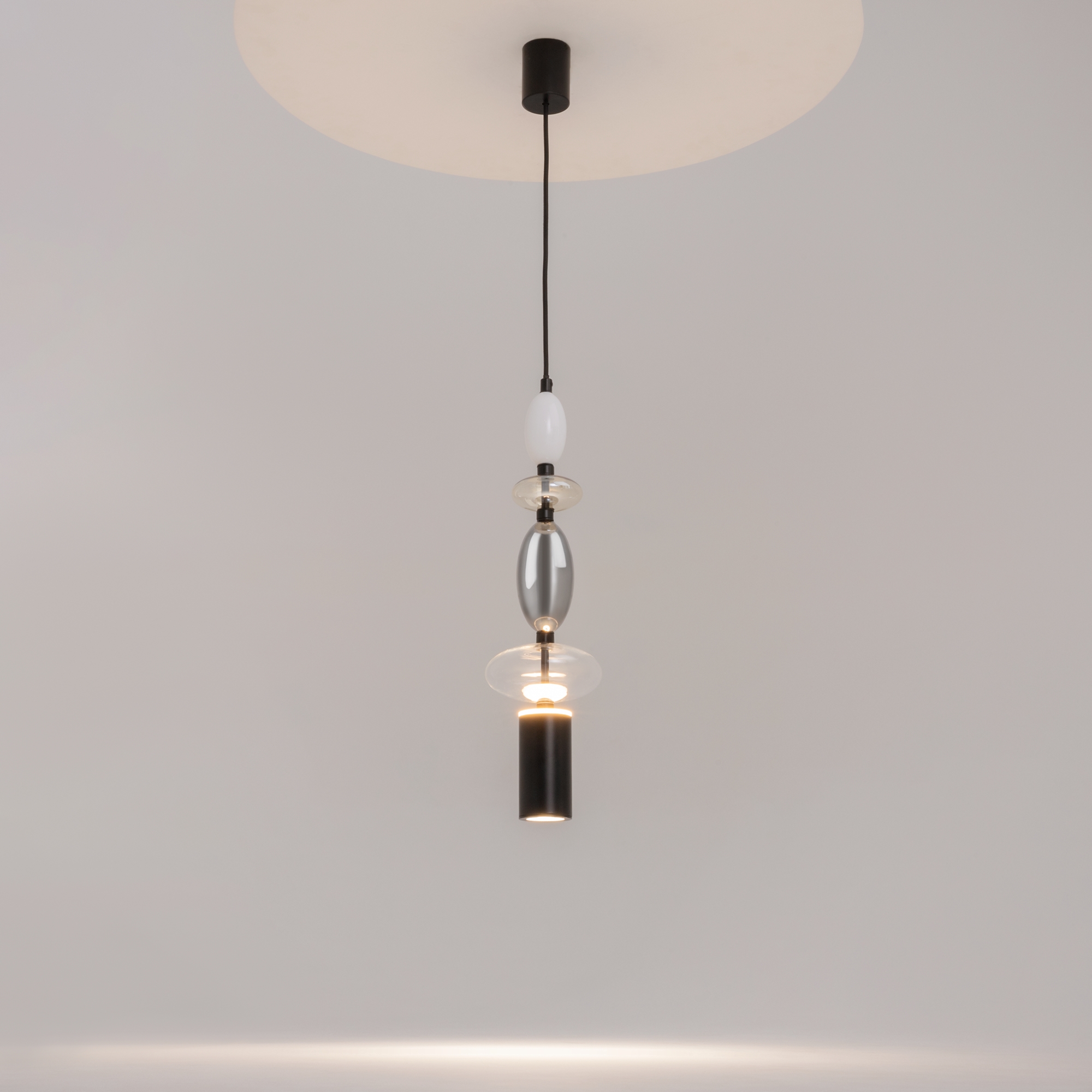 картинка Подвесной светильник Maytoni MOD071PL-L8B3K2 магазин pro-decor.kz являющийся официальным дистрибьютором в Казахстане картинка Подвесной светильник Maytoni MOD071PL-L8B3K2 от магазина pro-decor.kz