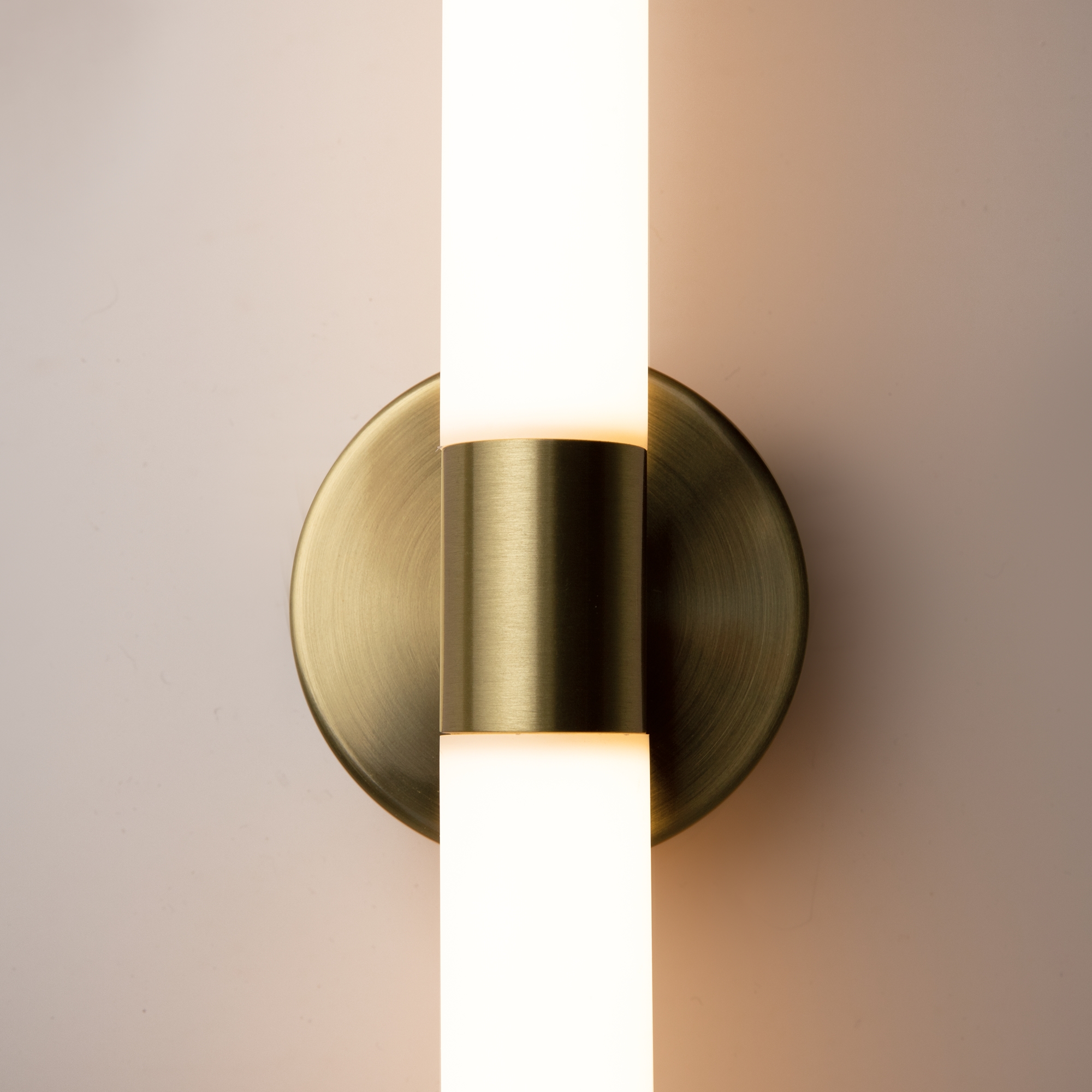 картинка Бра Technical MOD106WL-L10G3K от магазина pro-decor.kz