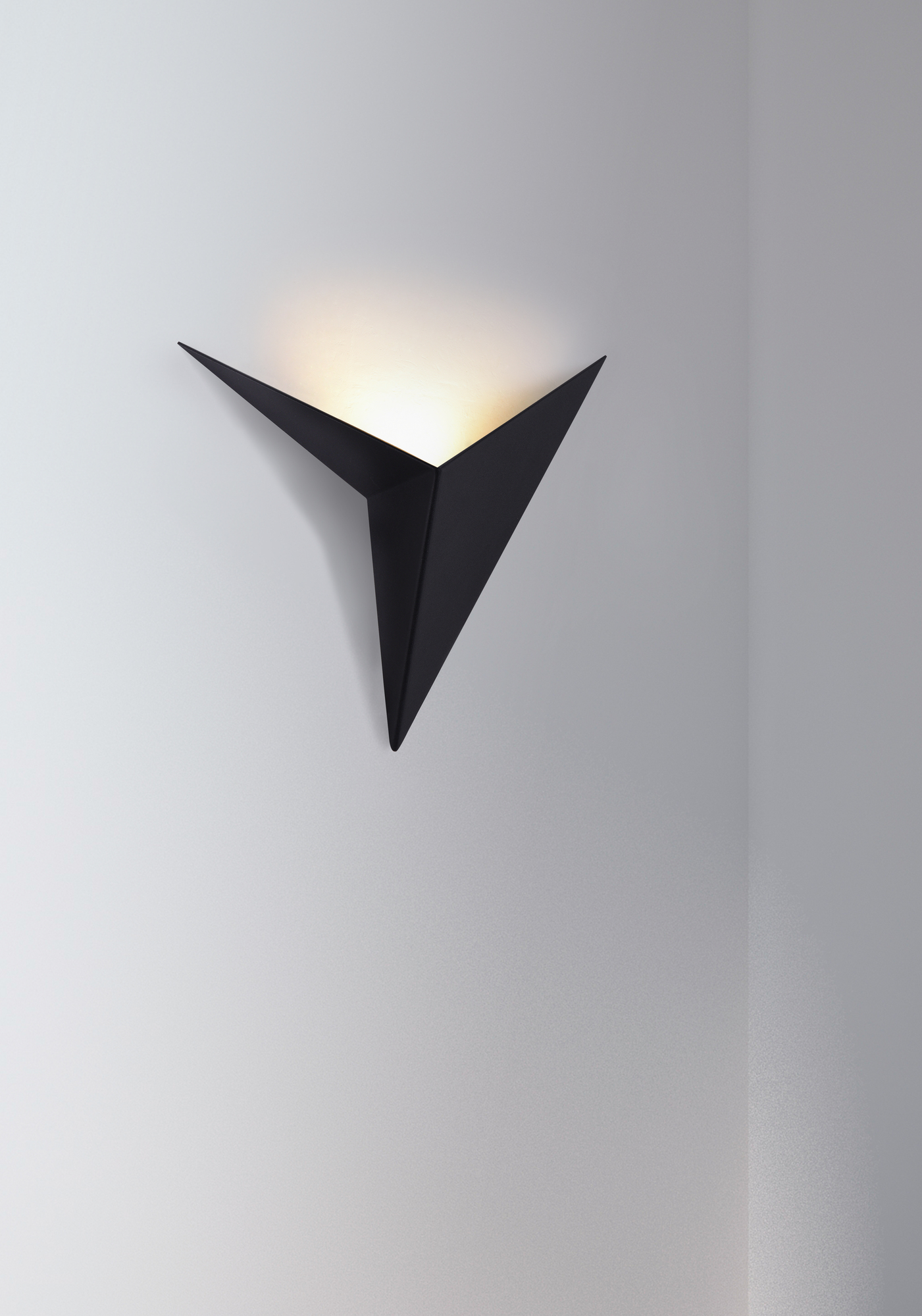 картинка Настенный светодиодный светильник Maytoni Trame C808WL-L3B от магазина pro-decor.kz