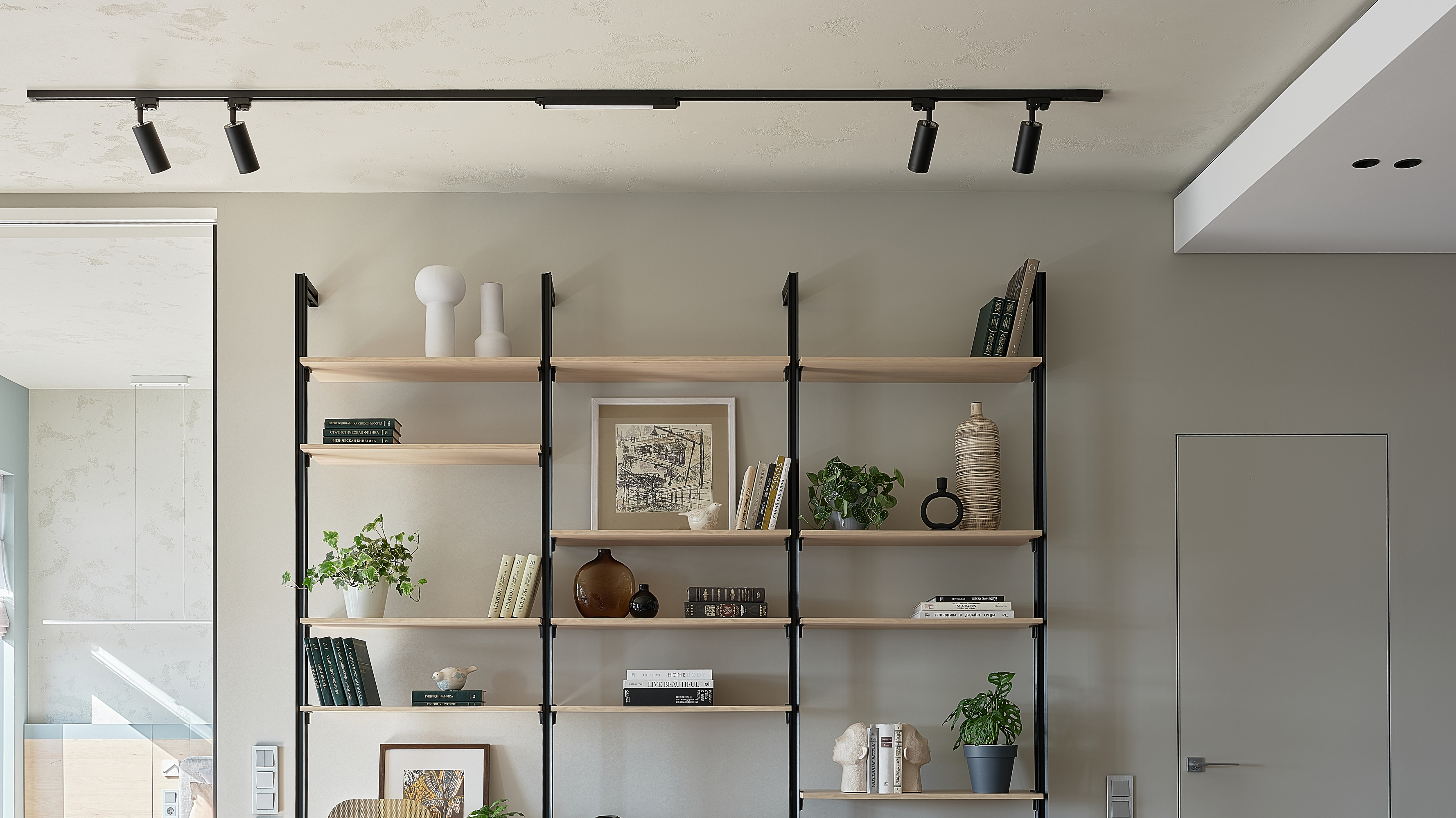 картинка Трековый светильник Technical TR000-1-12W4K-B от магазина pro-decor.kz