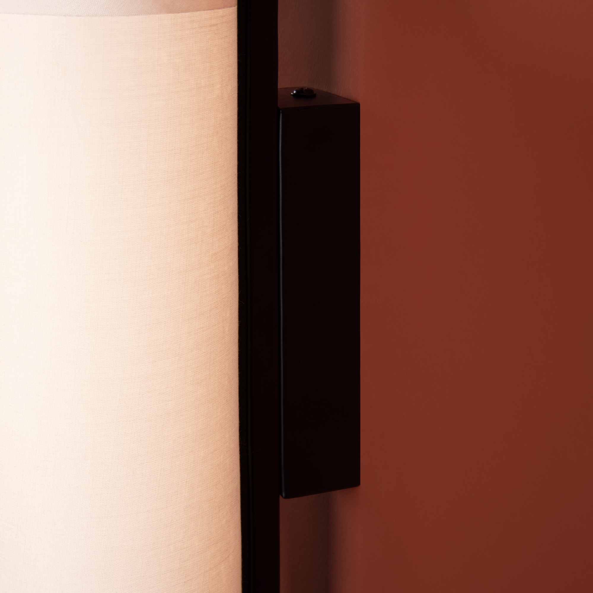 картинка Настенный светильник (бра) Freya FR5625WL-L10B Even от магазина pro-decor.kz