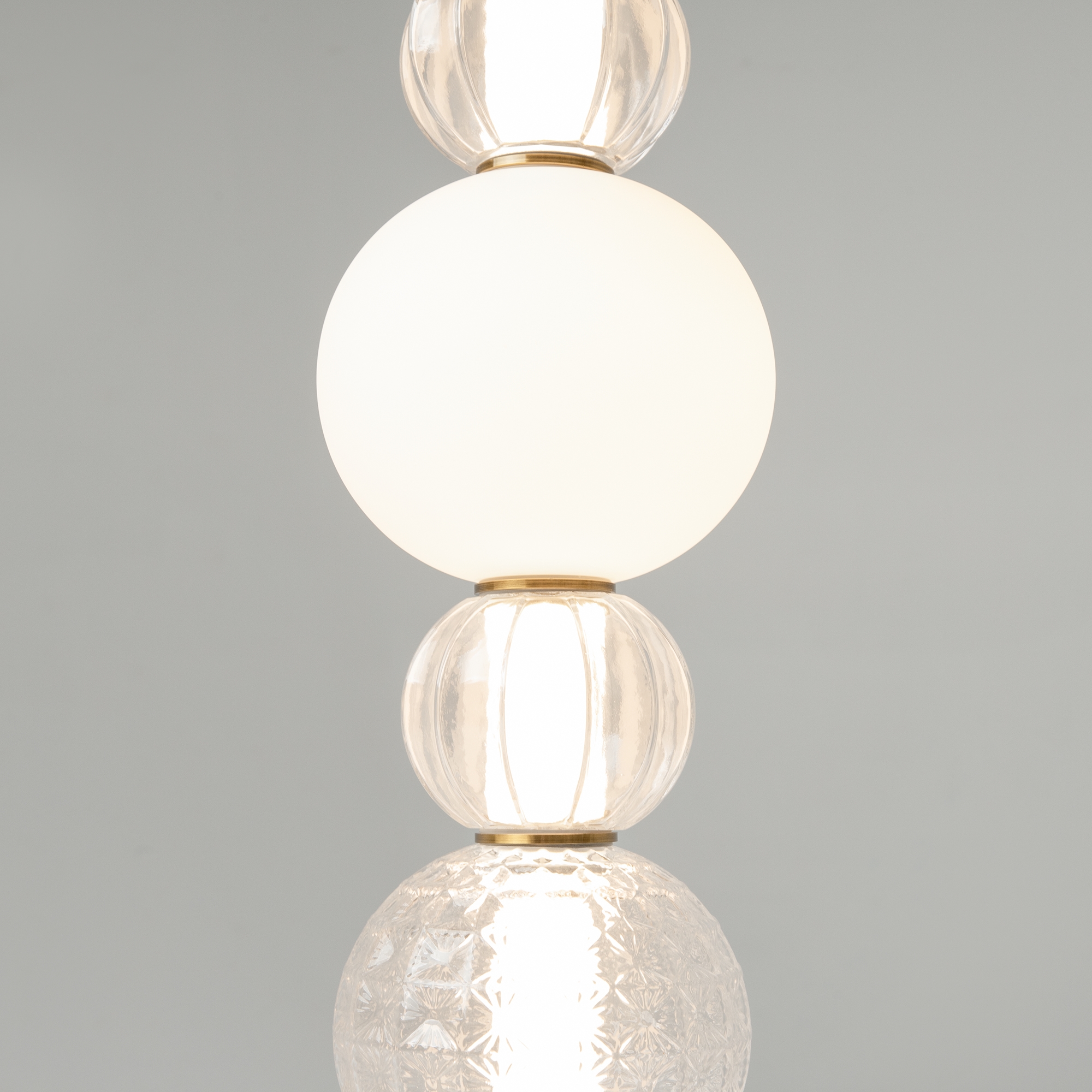 картинка Подвесной светильник Maytoni P069PL-L17G3K от магазина pro-decor.kz