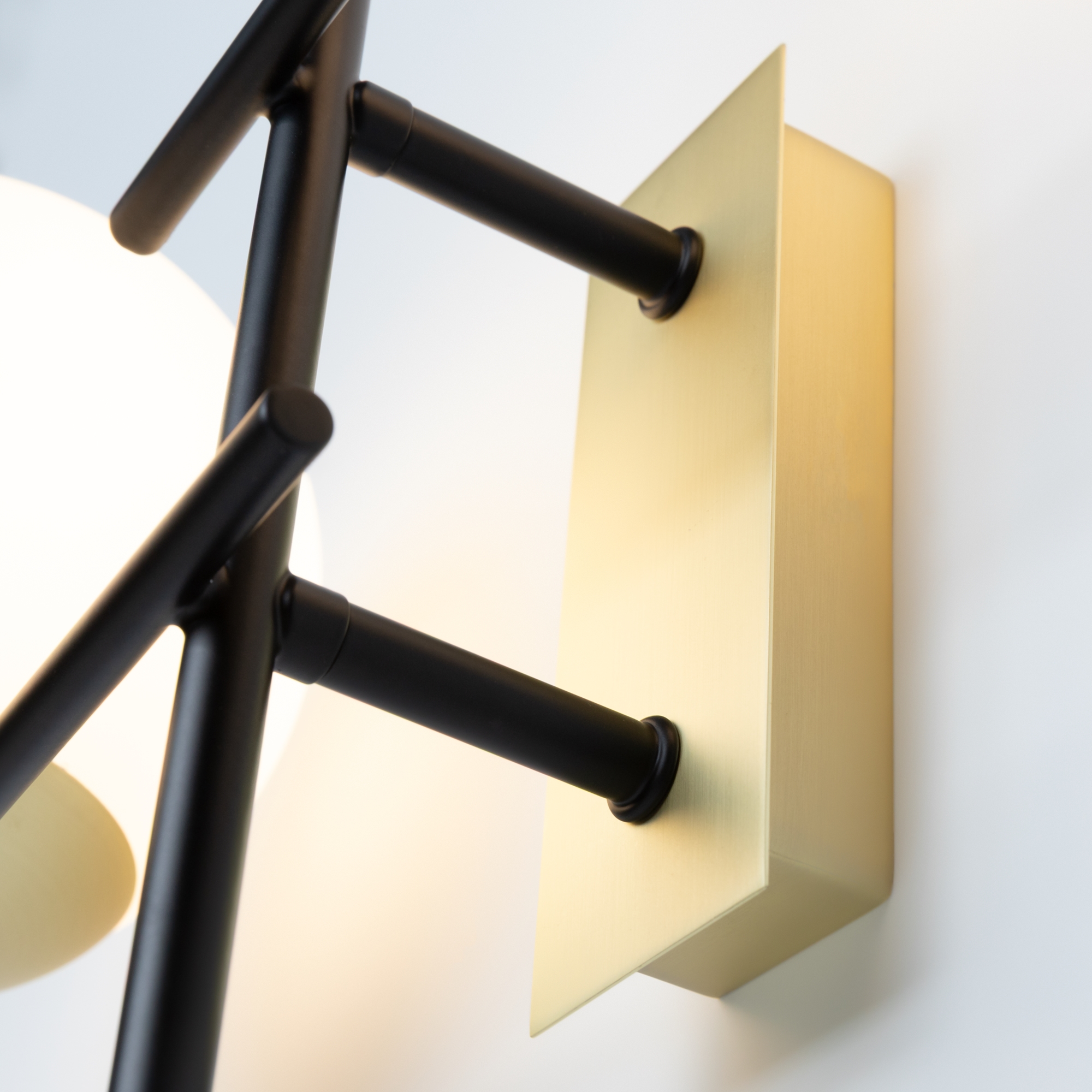 картинка Бра Maytoni Nostalgia MOD050WL-02G от магазина pro-decor.kz