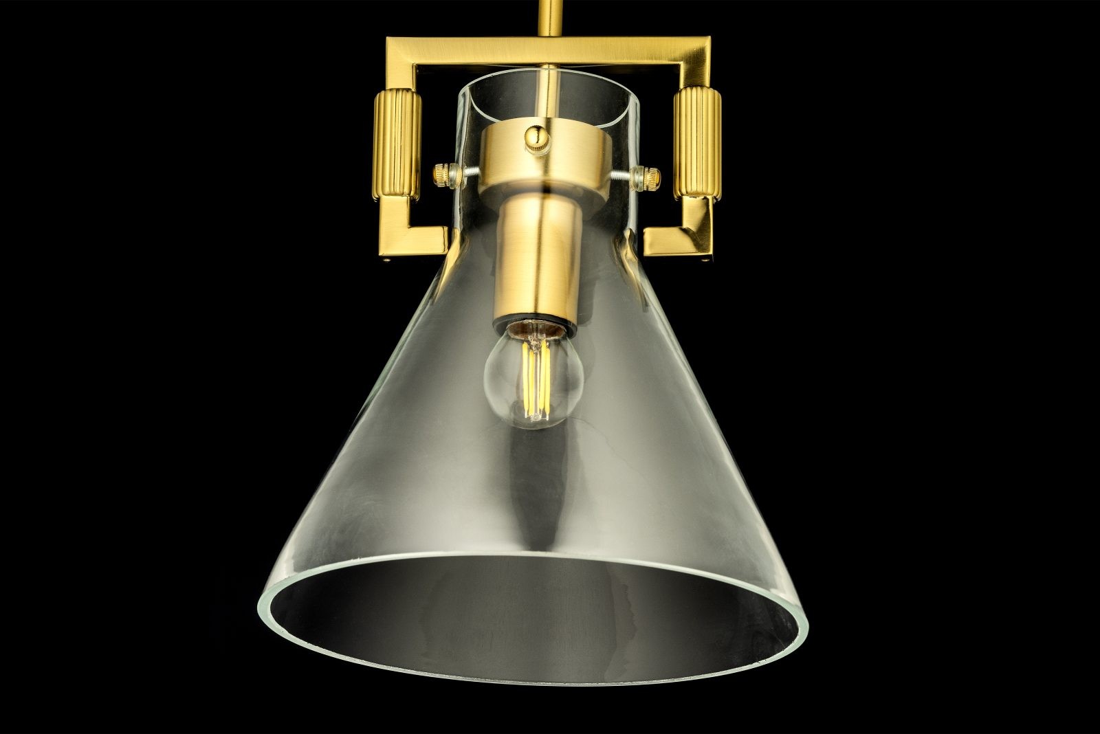 картинка Светильник подвесной Arti Lampadari Daiano E 1.P3 CL магазин pro-decor.kz являющийся официальным дистрибьютором в Казахстане картинка Светильник подвесной Arti Lampadari Daiano E 1.P3 CL от магазина pro-decor.kz