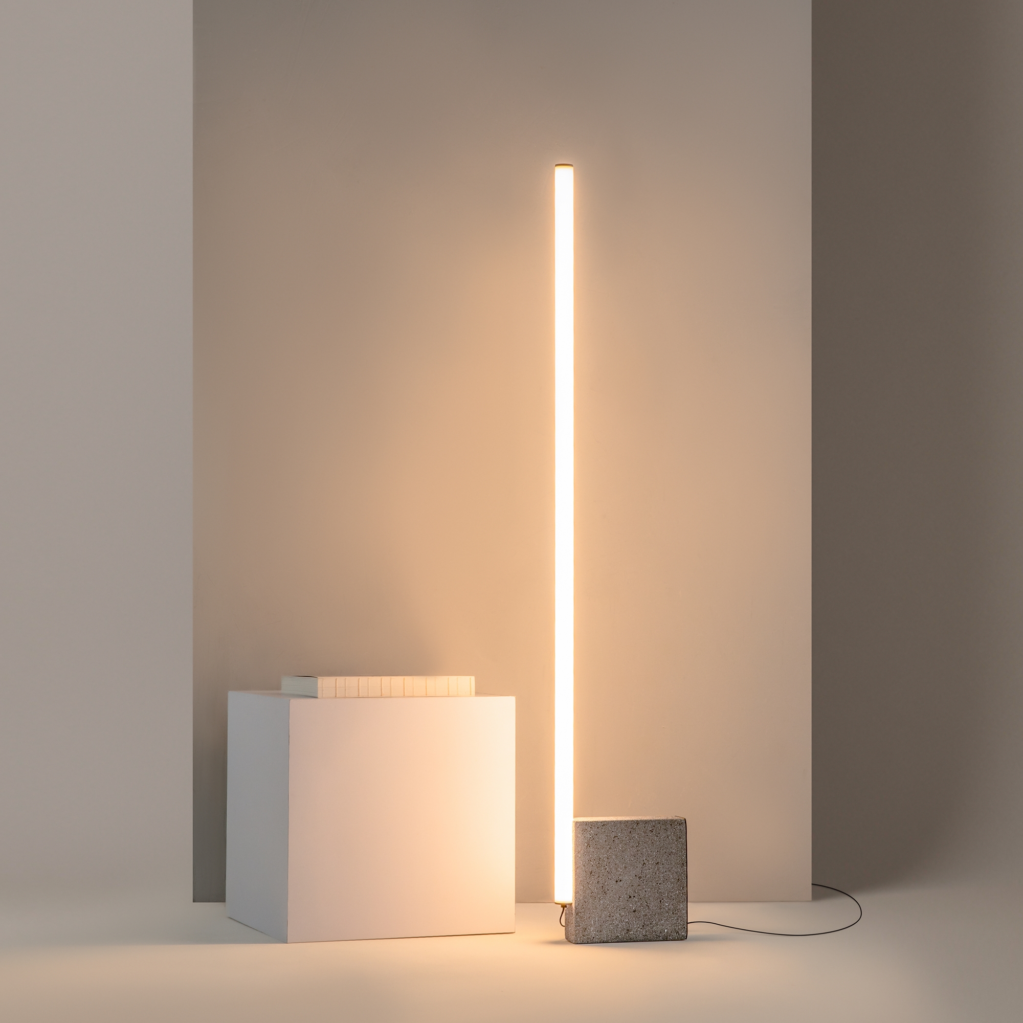 картинка Напольный светильник (торшер) Maytoni MOD277FL-L24GR3K от магазина pro-decor.kz