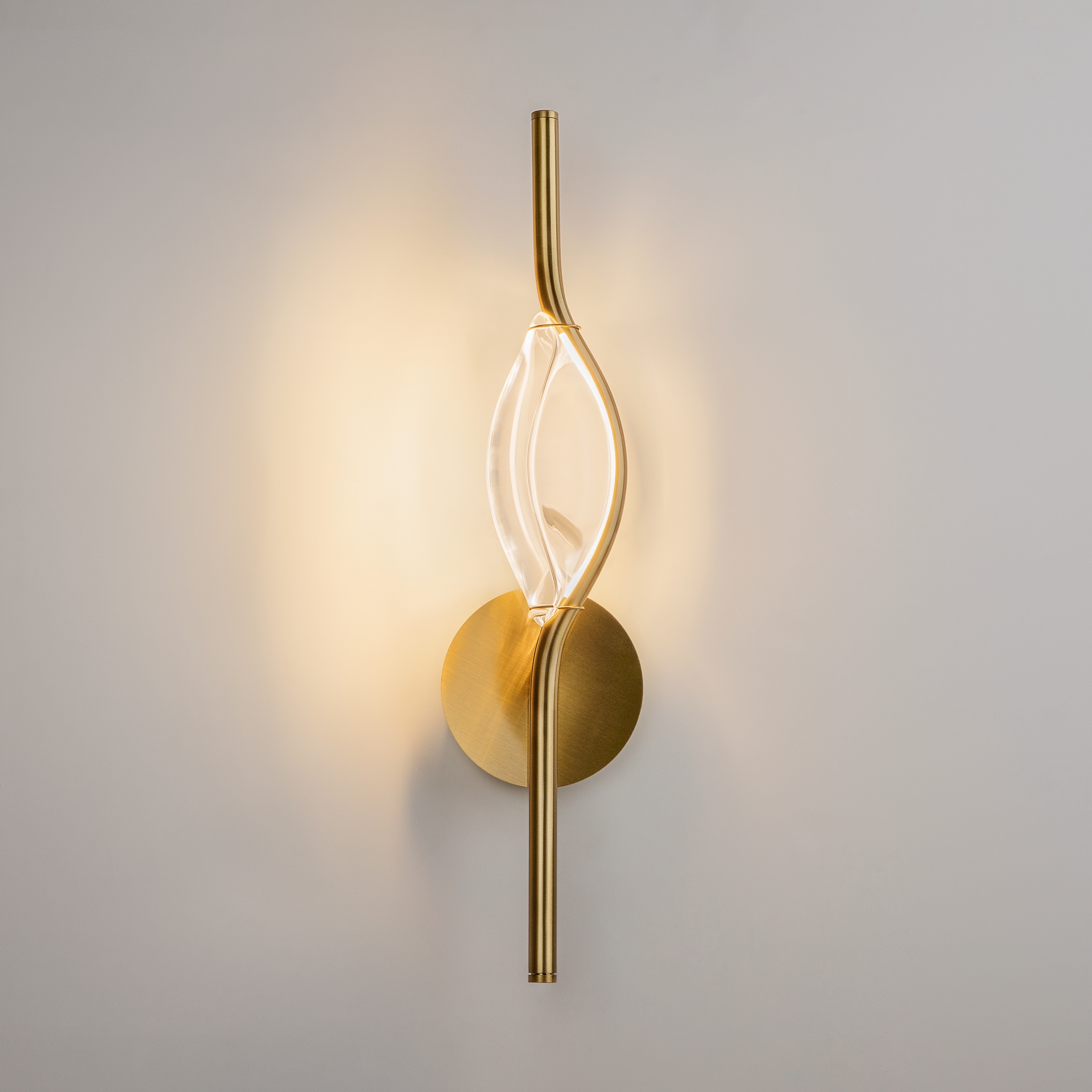 картинка Настенный светильник (бра) Maytoni MOD347WL-L8BS3K магазин pro-decor.kz являющийся официальным дистрибьютором в Казахстане картинка Настенный светильник (бра) Maytoni MOD347WL-L8BS3K от магазина pro-decor.kz