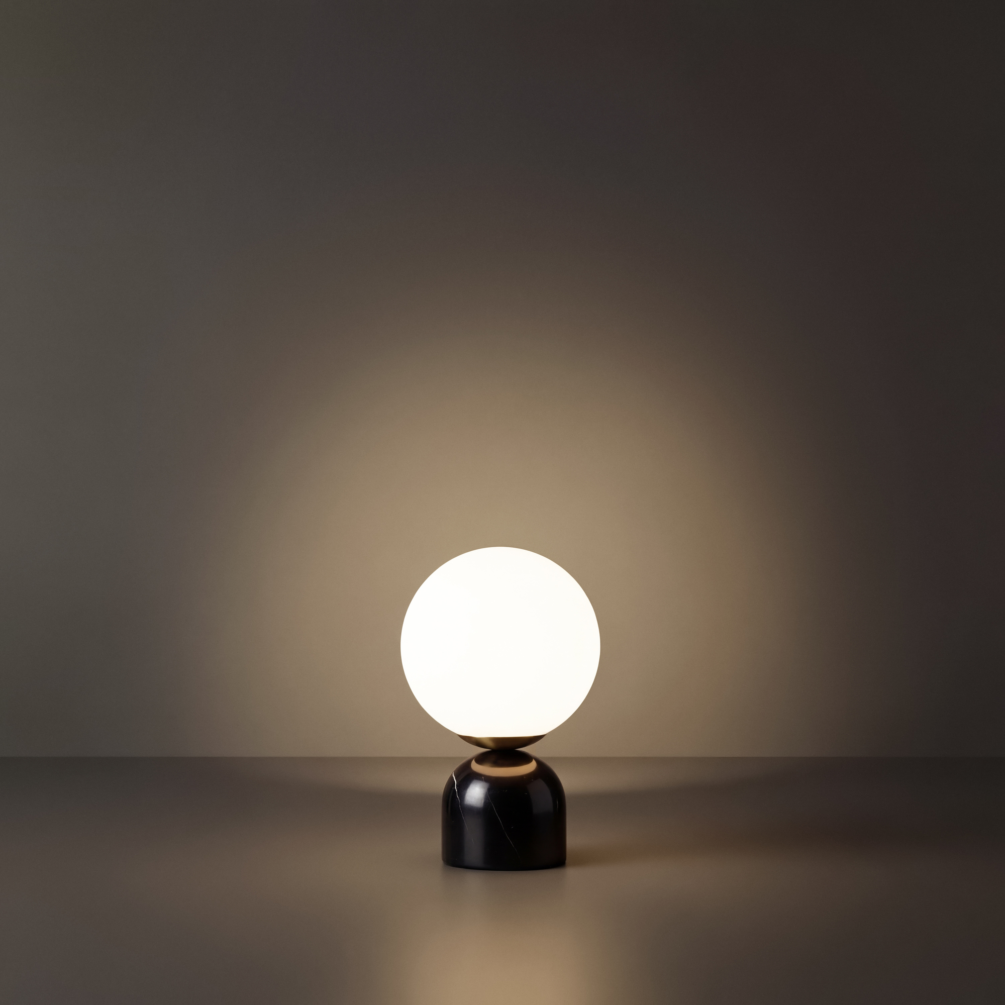 картинка Настольный светильник Freya FR5288TL-01B1 от магазина pro-decor.kz
