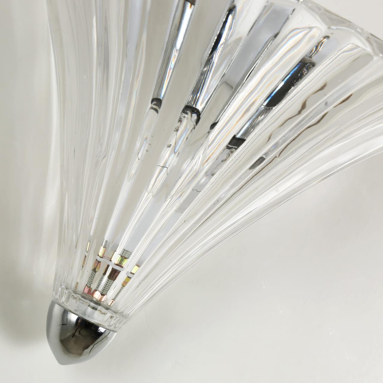 картинка Настенный светильник Favourite Iris 1696-1W от магазина pro-decor.kz