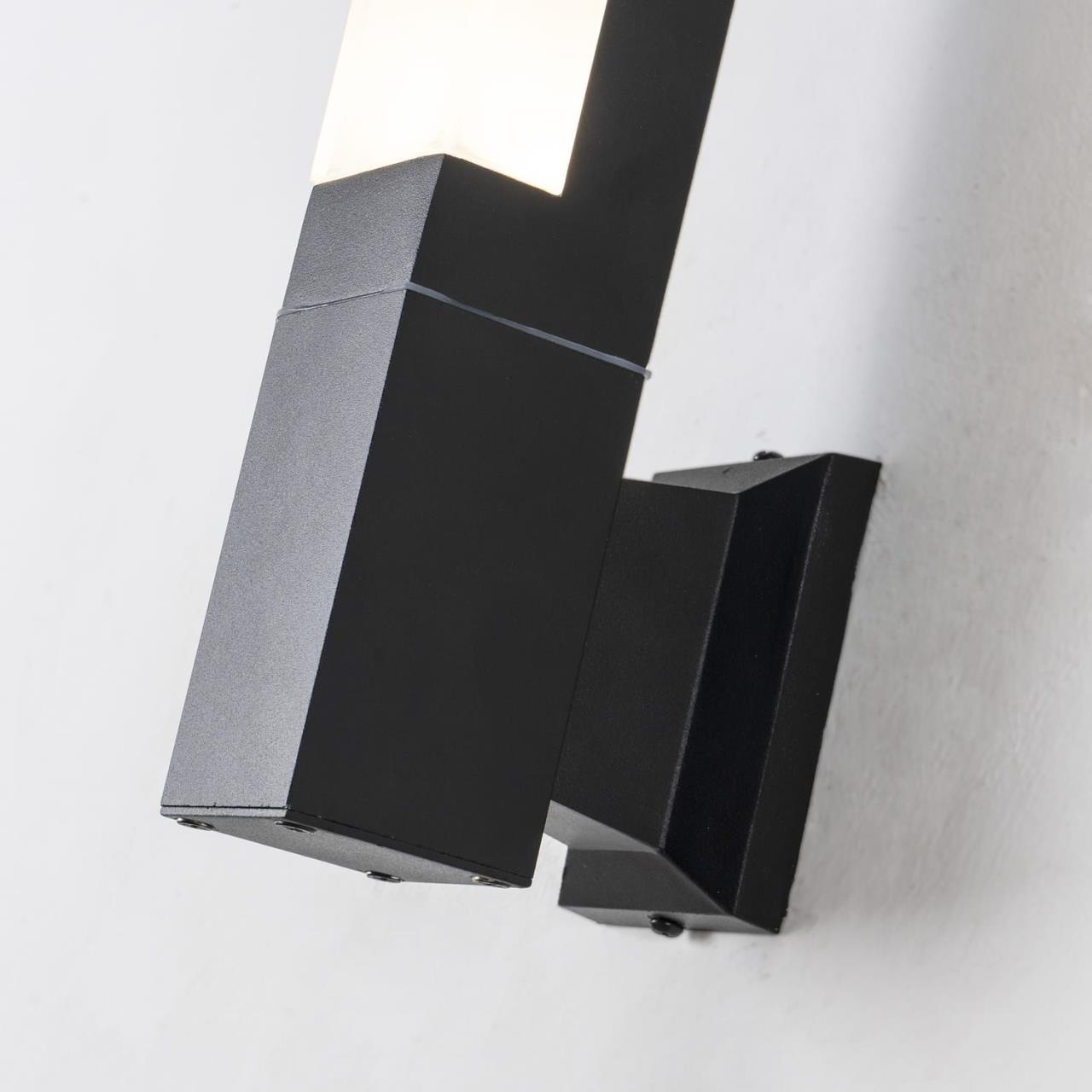 картинка Уличный настенный светодиодный светильник Favourite Pillar 2861-1W от магазина pro-decor.kz