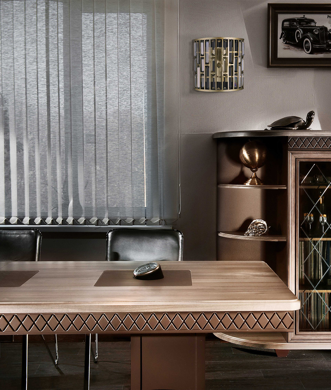 картинка Настенный светильник MW-Light Монарх 1 121020102 от магазина pro-decor.kz