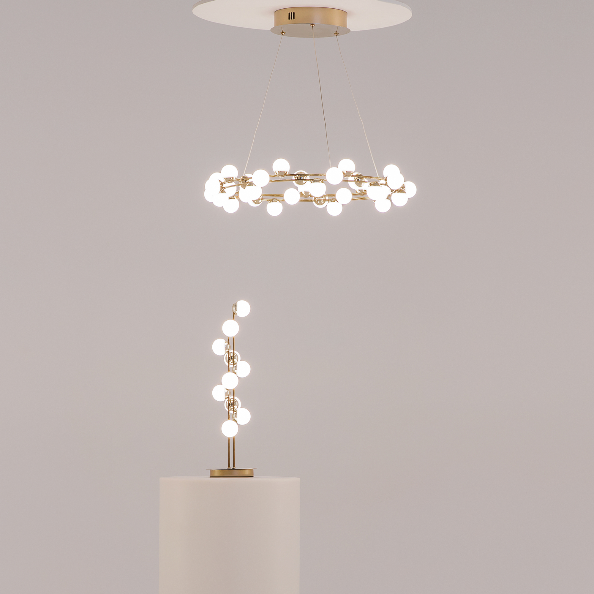 картинка Подвесная светодиодная люстра Maytoni Tessara MOD081PL-L50G3K магазин pro-decor.kz являющийся официальным дистрибьютором в Казахстане картинка Подвесная светодиодная люстра Maytoni Tessara MOD081PL-L50G3K от магазина pro-decor.kz