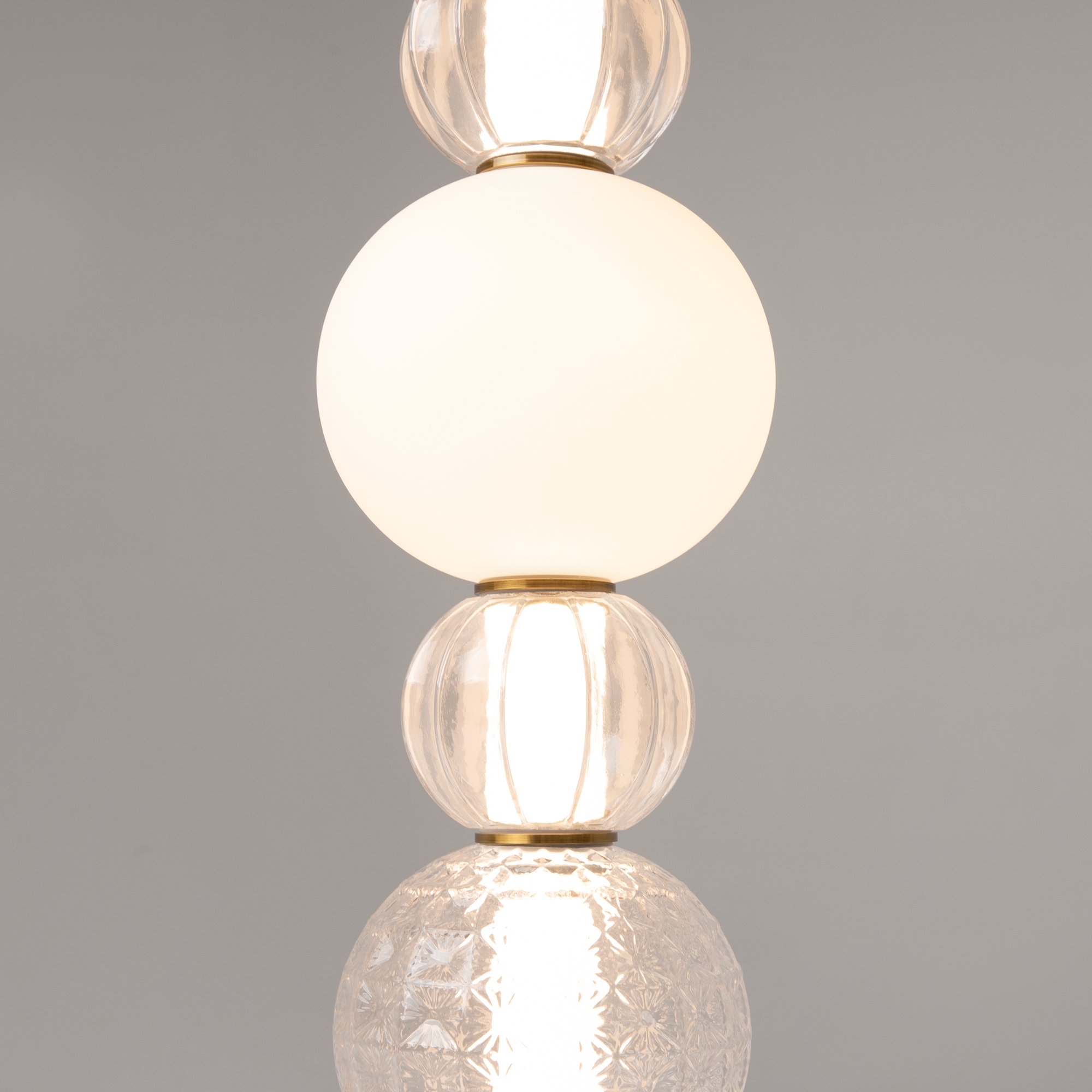 картинка Подвесной светильник Maytoni P069PL-L17G3K от магазина pro-decor.kz