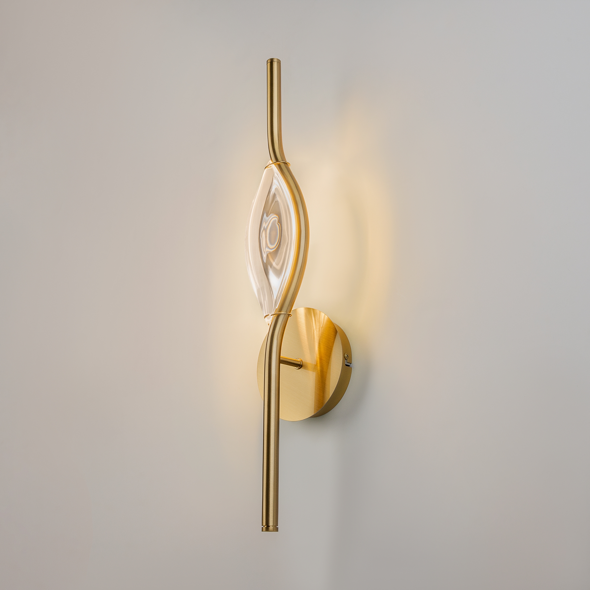 картинка Настенный светильник (бра) Maytoni MOD347WL-L8BS3K магазин pro-decor.kz являющийся официальным дистрибьютором в Казахстане картинка Настенный светильник (бра) Maytoni MOD347WL-L8BS3K от магазина pro-decor.kz