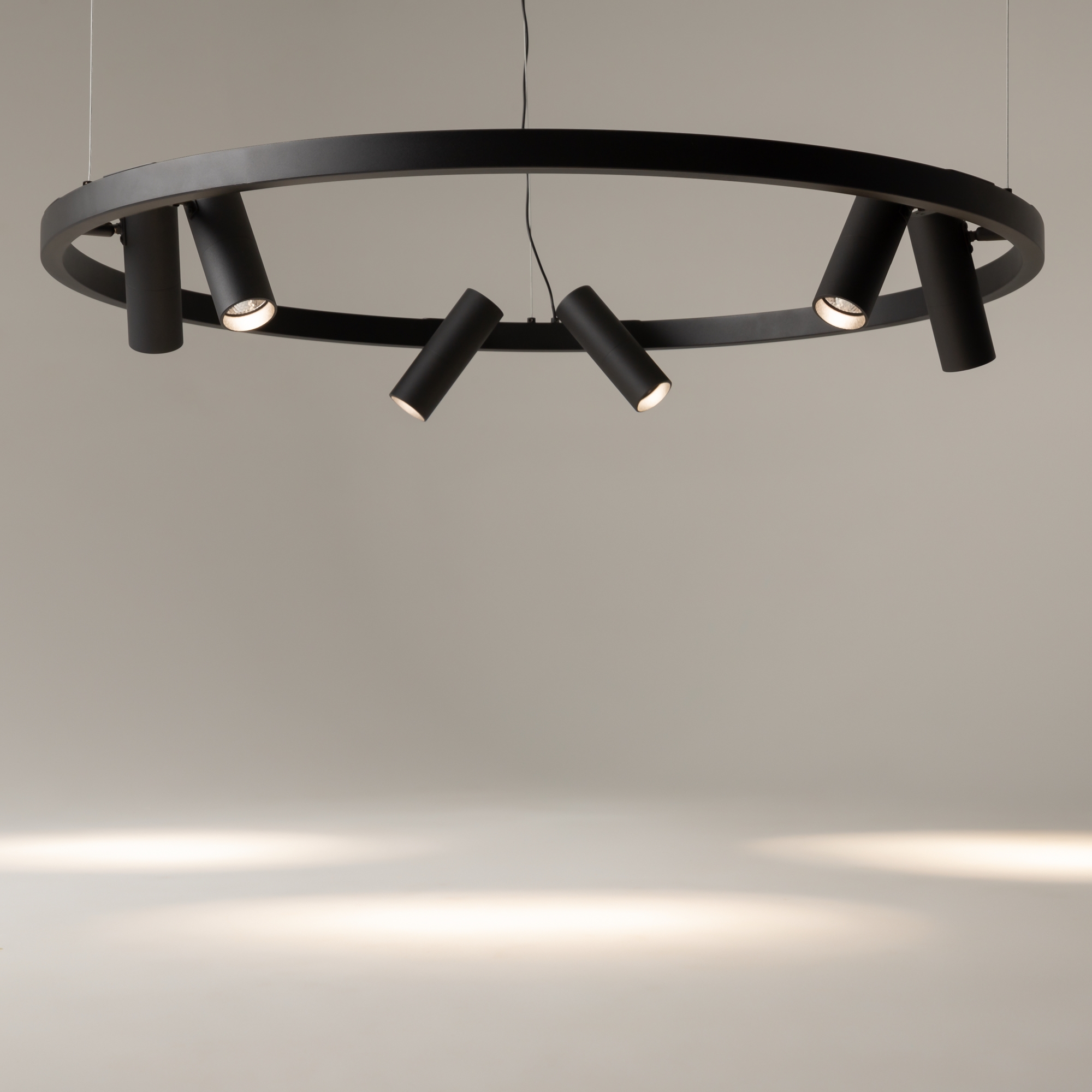 картинка Подвесной светильник Maytoni MOD102PL-L42BK магазин pro-decor.kz являющийся официальным дистрибьютором в Казахстане картинка Подвесной светильник Maytoni MOD102PL-L42BK от магазина pro-decor.kz