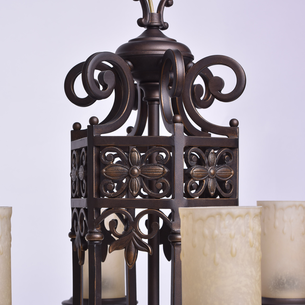 картинка Подвесная люстра Chiaro Айвенго 382011606 магазин pro-decor.kz являющийся официальным дистрибьютором в Казахстане картинка Подвесная люстра Chiaro Айвенго 382011606 от магазина pro-decor.kz
