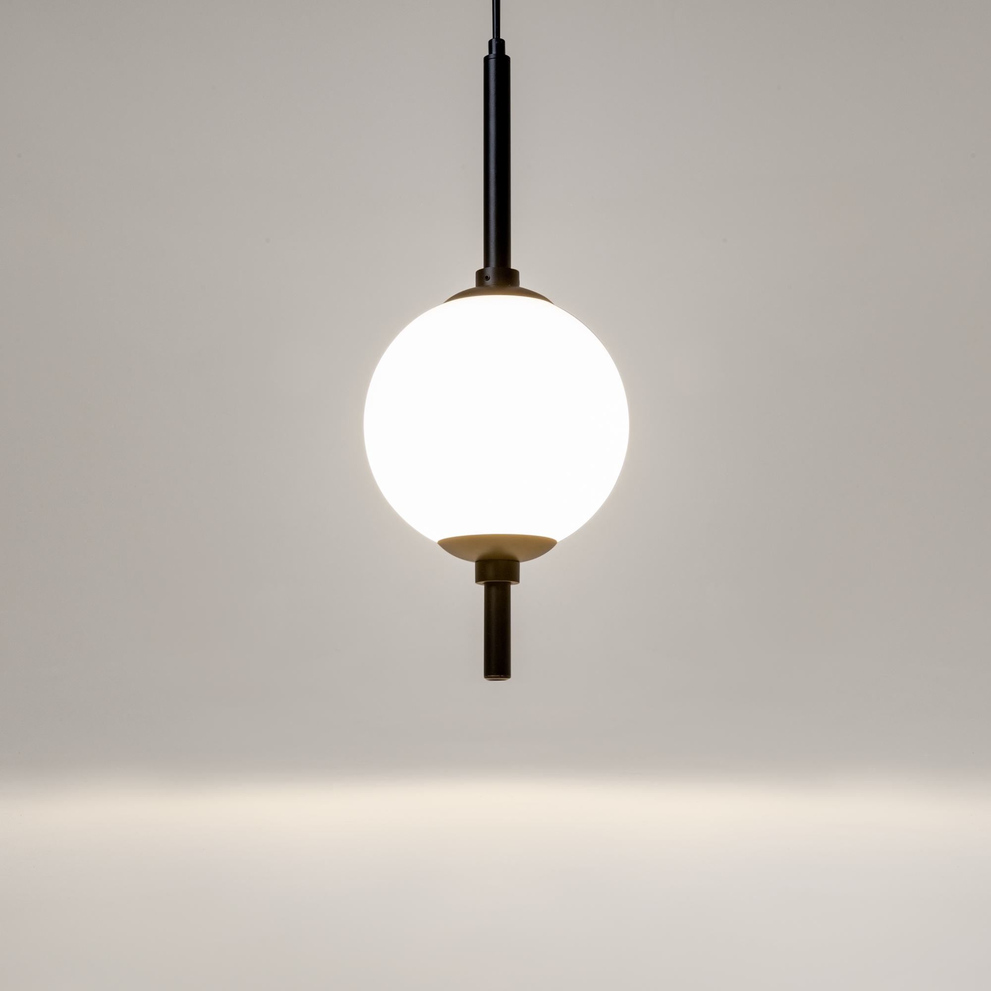 картинка Подвесной светильник Maytoni Z020PL-L6B3K магазин pro-decor.kz являющийся официальным дистрибьютором в Казахстане картинка Подвесной светильник Maytoni Z020PL-L6B3K от магазина pro-decor.kz