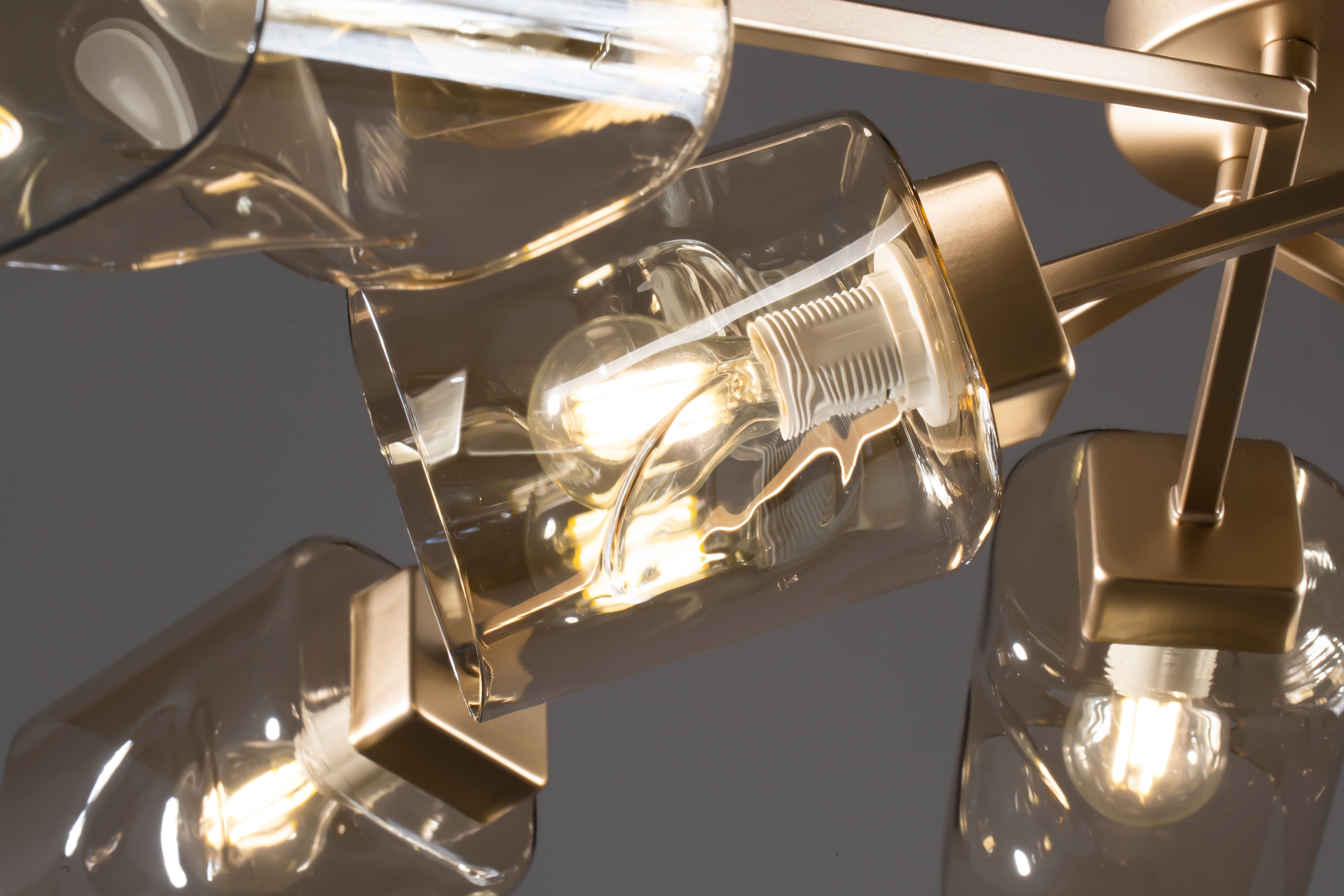 картинка Потолочная люстра Freya Isabella FR5095CL-08G магазин pro-decor.kz являющийся официальным дистрибьютором в Казахстане картинка Потолочная люстра Freya Isabella FR5095CL-08G от магазина pro-decor.kz