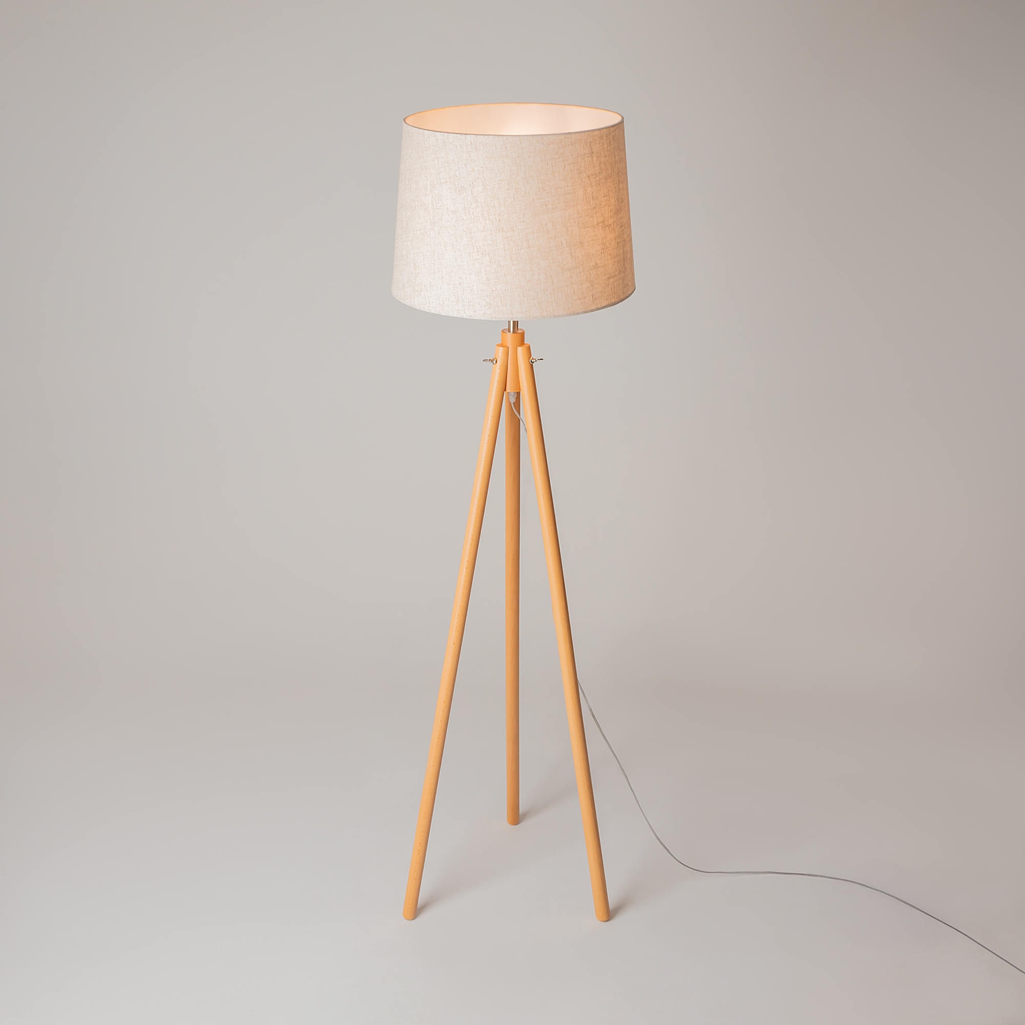 картинка Торшер Maytoni Calvin Z177-FL-01-BR от магазина pro-decor.kz