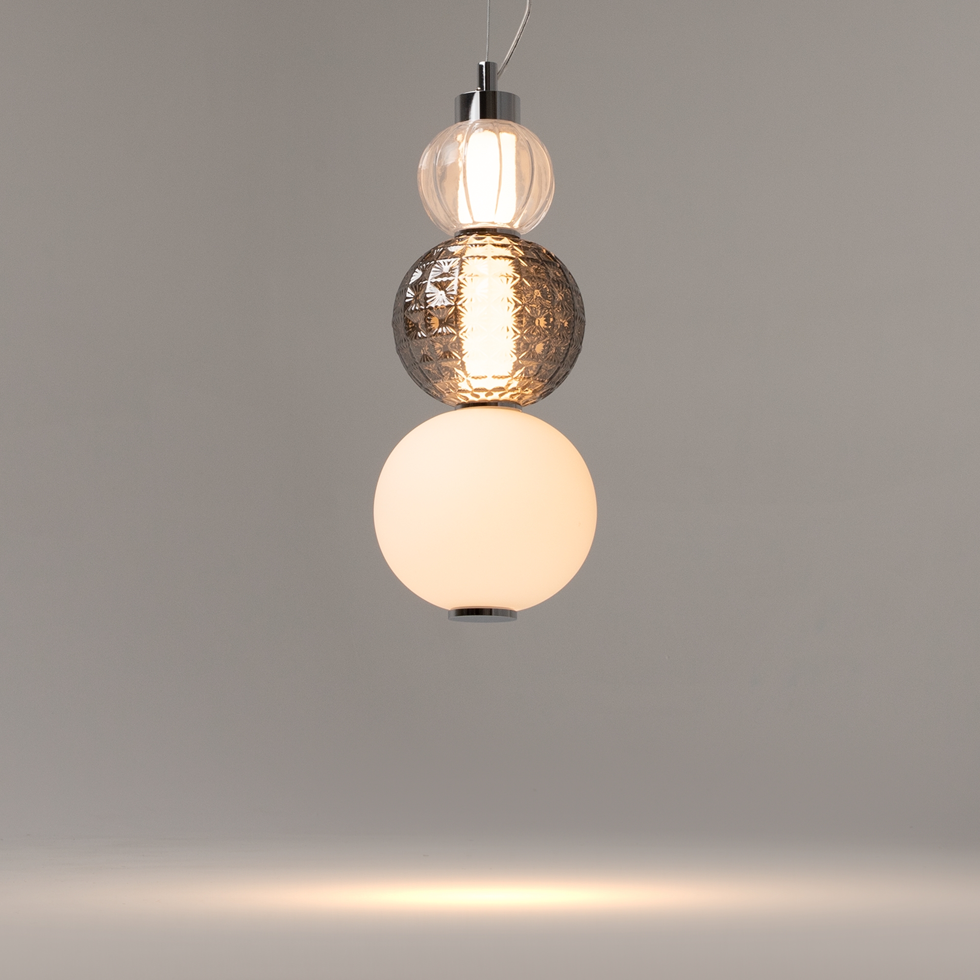 картинка Подвесной светодиодный светильник Maytoni Collar P069PL-L16CH3K от магазина pro-decor.kz