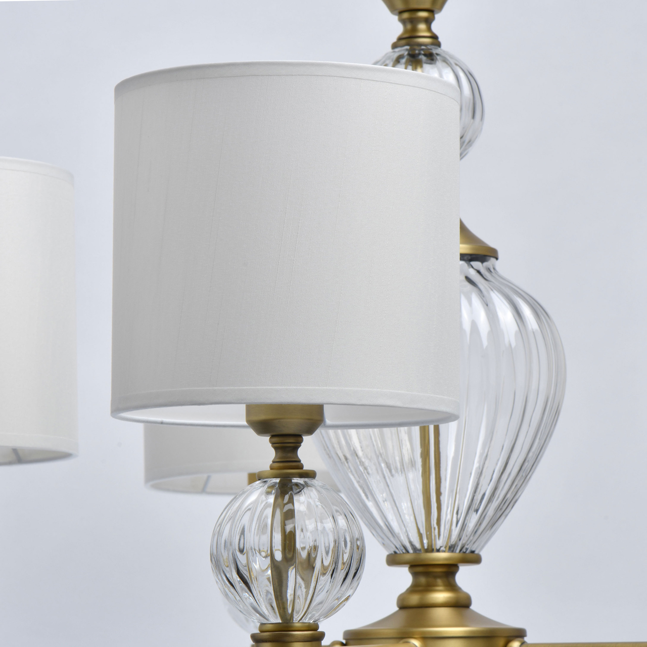 картинка Подвесная люстра Chiaro Оделия 619011408 от магазина pro-decor.kz