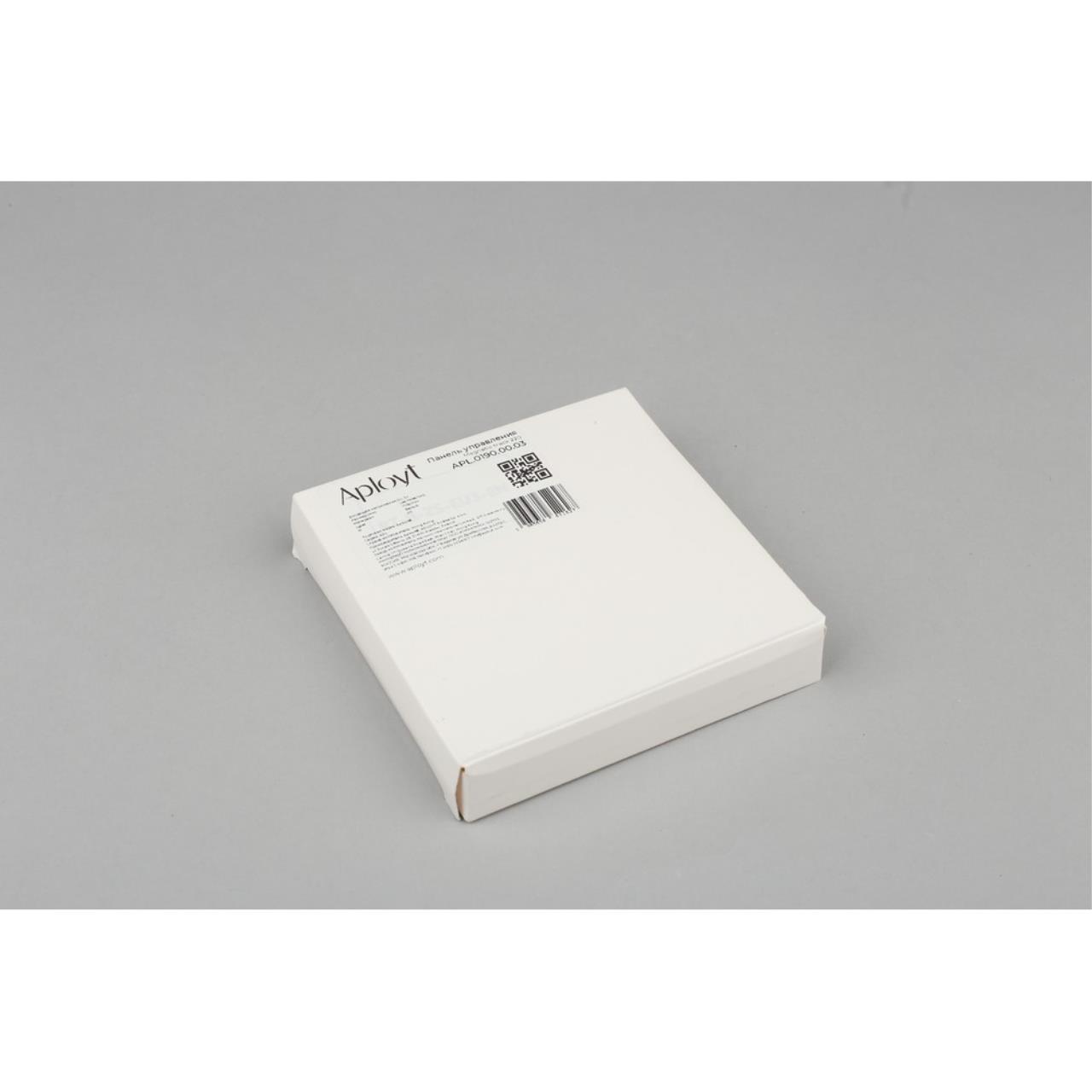 картинка APL.0190.00.03/RT-A-ZS-EU3 Выключатель трехклавишный от магазина pro-decor.kz