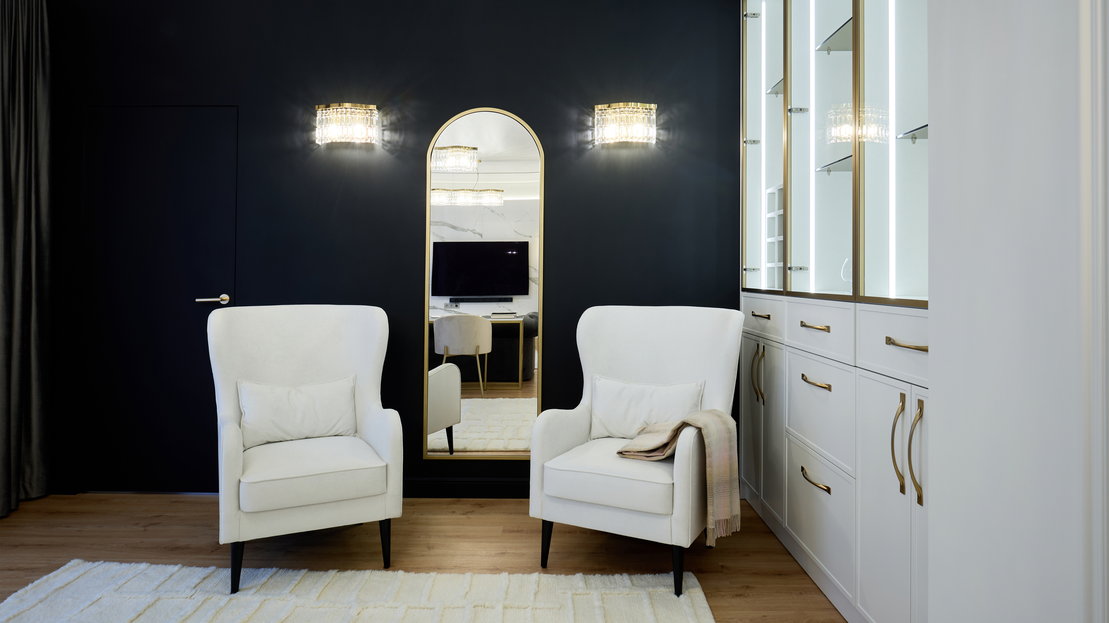 картинка Настенный светильник (бра) Maytoni DIA005WL-02G от магазина pro-decor.kz