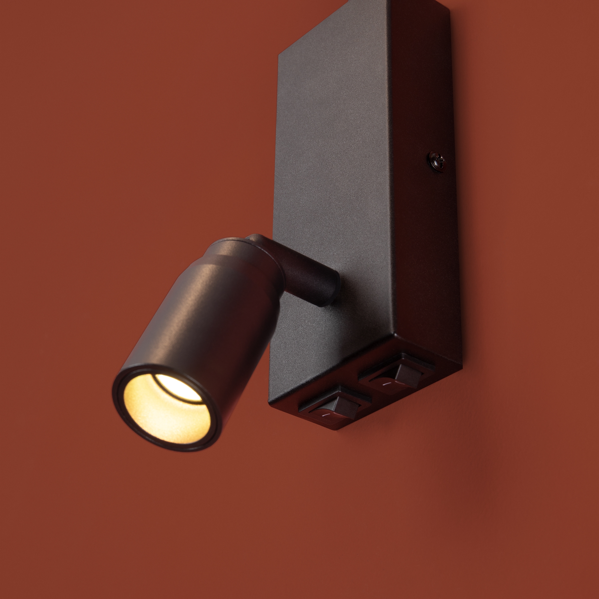 картинка Настенный светильник (бра) Freya FR2066WL-L40B FLINT магазин pro-decor.kz являющийся официальным дистрибьютором в Казахстане картинка Настенный светильник (бра) Freya FR2066WL-L40B FLINT от магазина pro-decor.kz